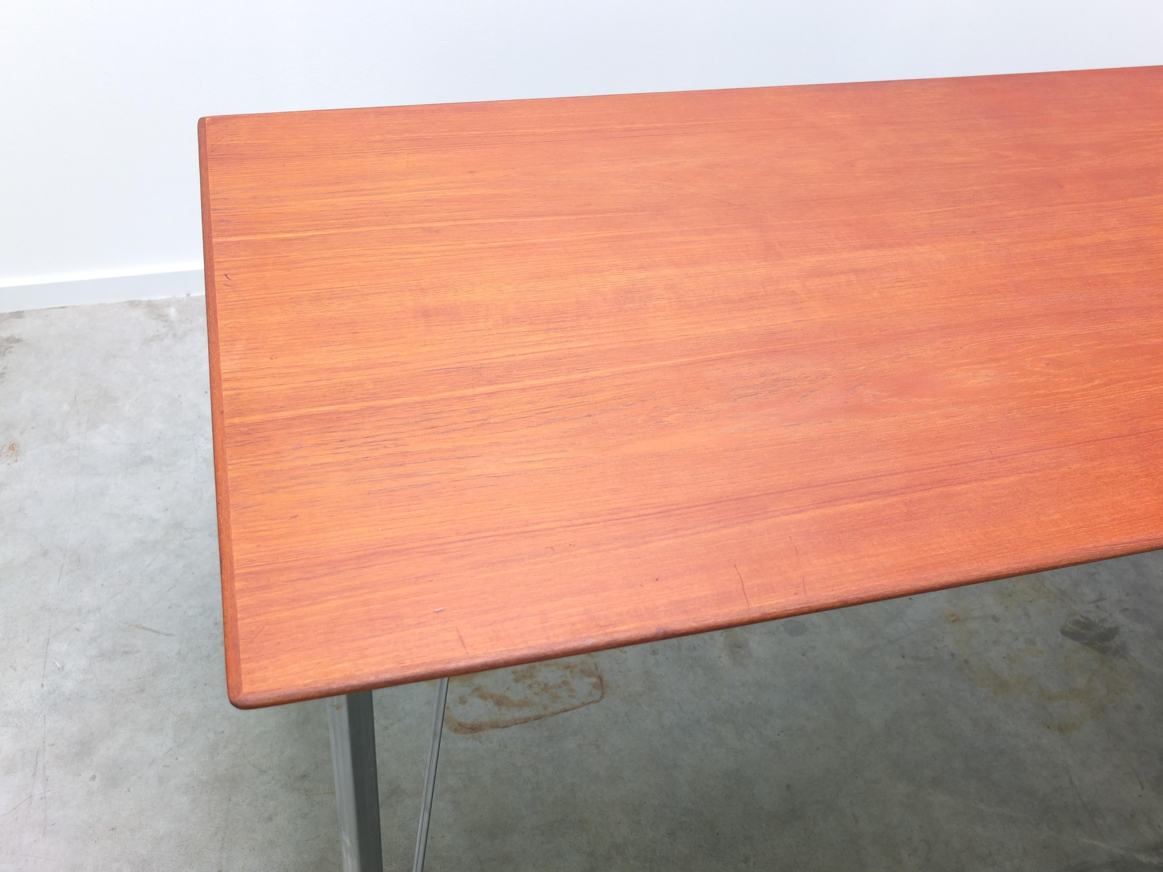 Métal Table en teck ancien « Modèle 3605 » d'Arne Jacobsen pour Fritz Hansen, années 1950 en vente