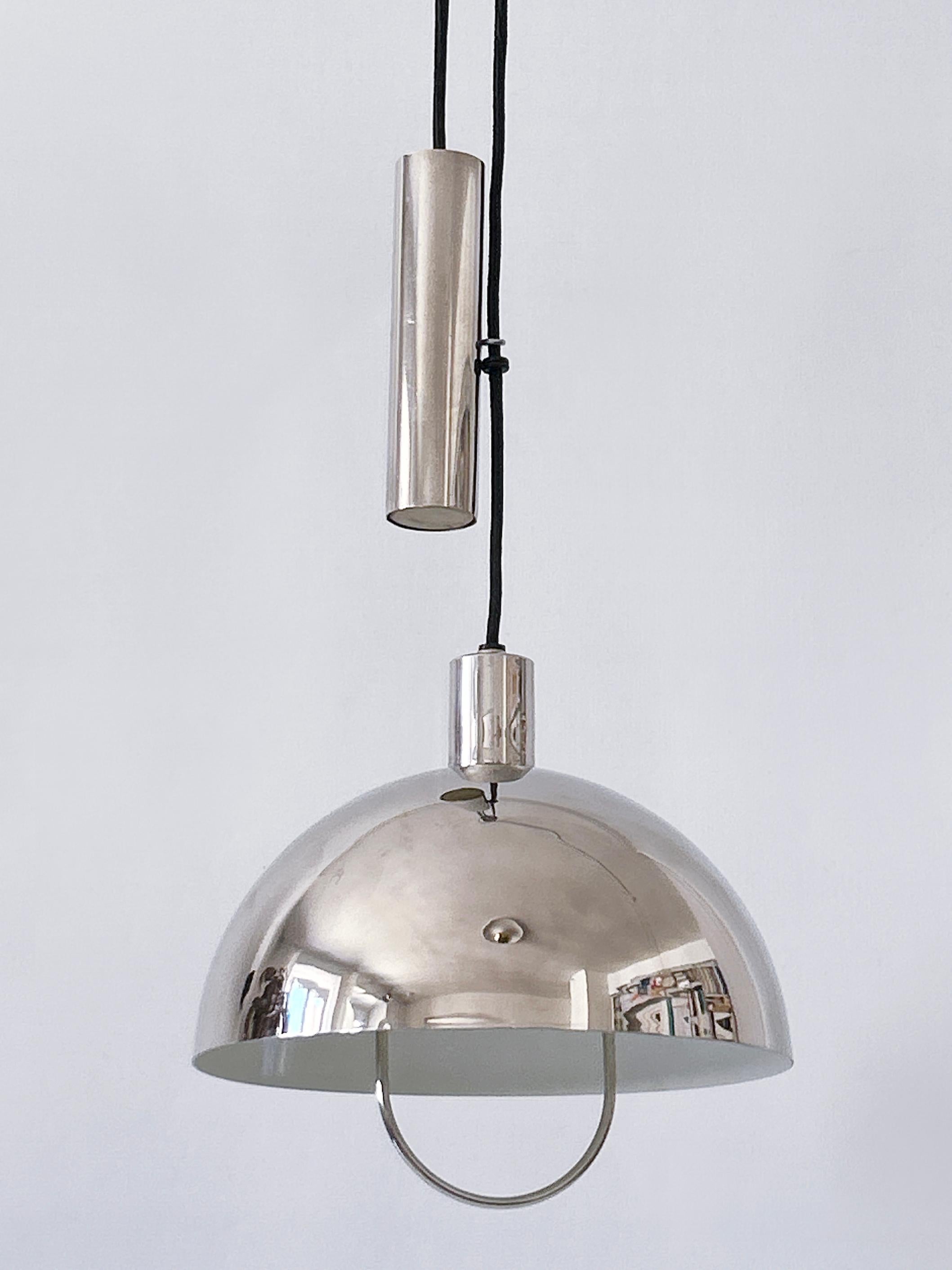 Lampe à suspension à poulie Bauhaus HMB 25/300 par Marianne Brandt 1980 en vente 5