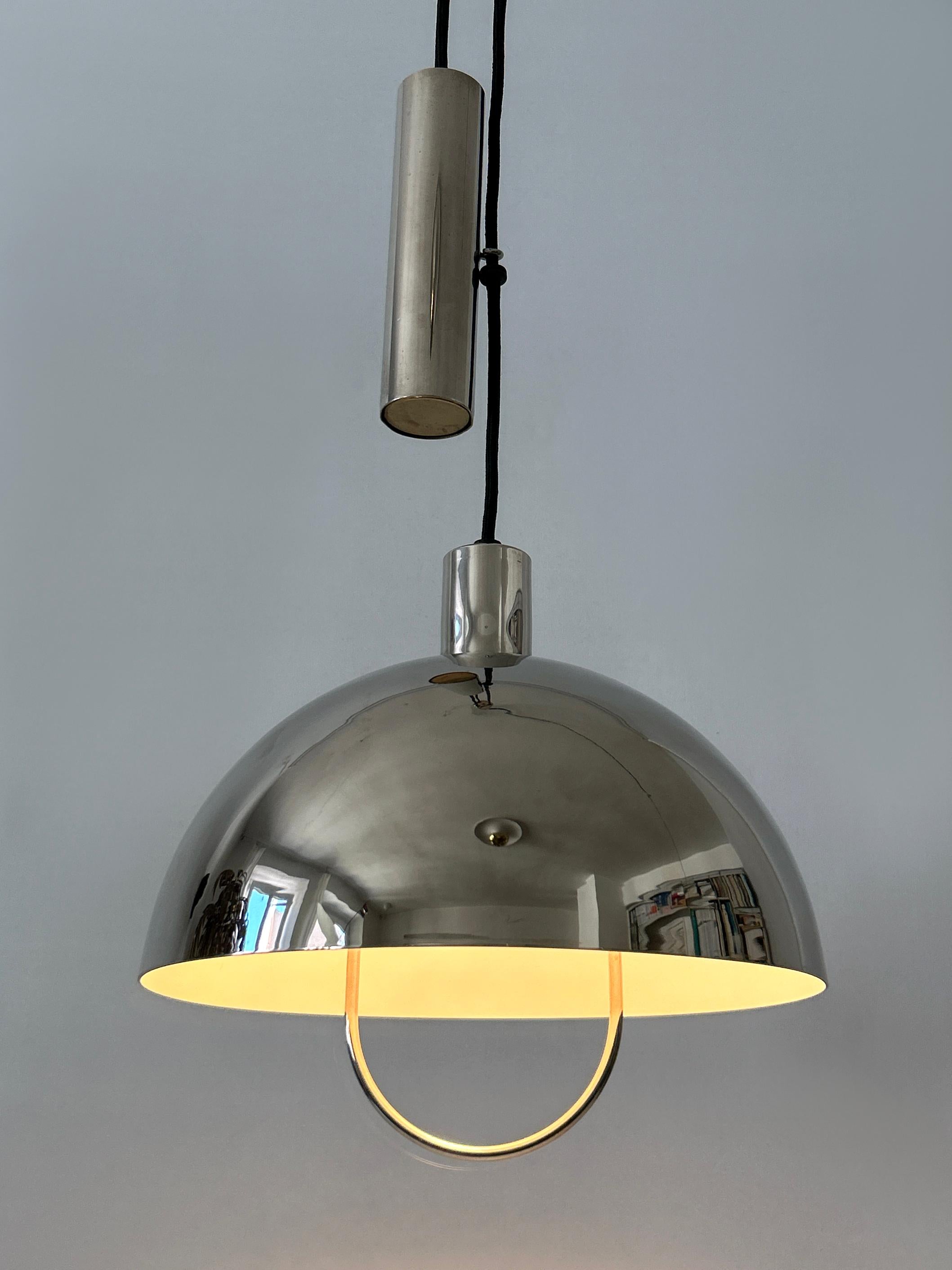 Lampe à suspension à poulie Bauhaus HMB 25/300 par Marianne Brandt 1980 en vente 6