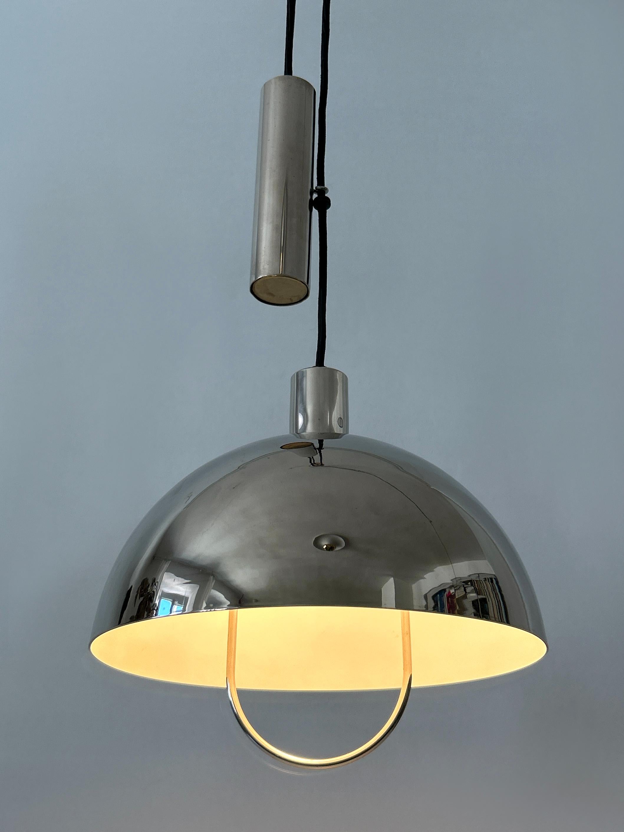 Lampe à suspension à poulie Bauhaus HMB 25/300 par Marianne Brandt 1980 en vente 9
