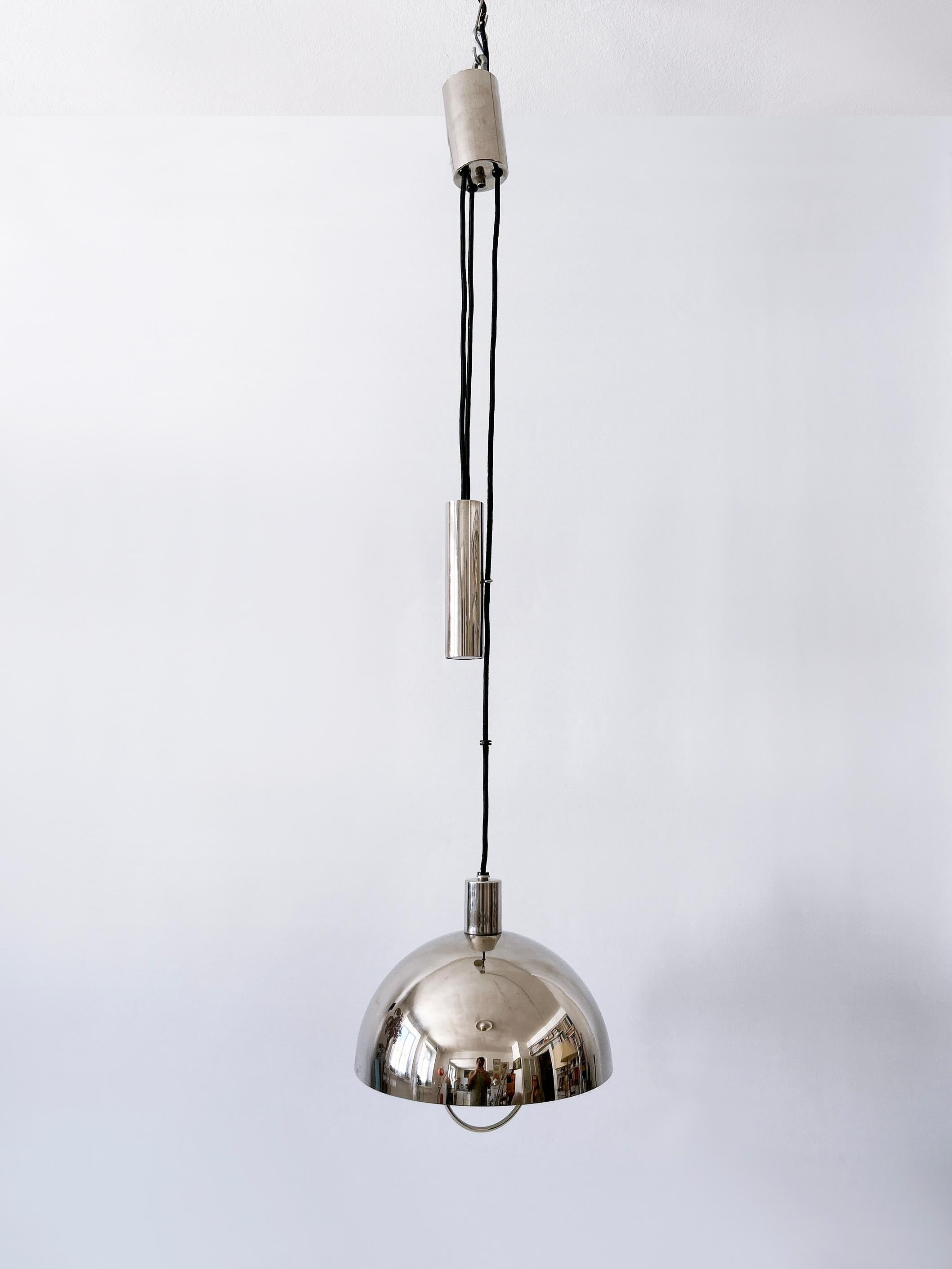 Plaqué Lampe à suspension à poulie Bauhaus HMB 25/300 par Marianne Brandt 1980 en vente