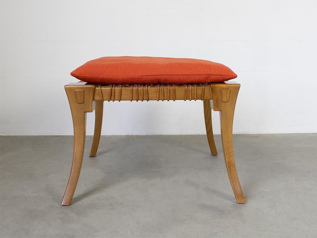 Milieu du XXe siècle Début AT&T. Tabouret Klismos de Robsjohn-Gibbings pour Saridis, vers 1961 en vente