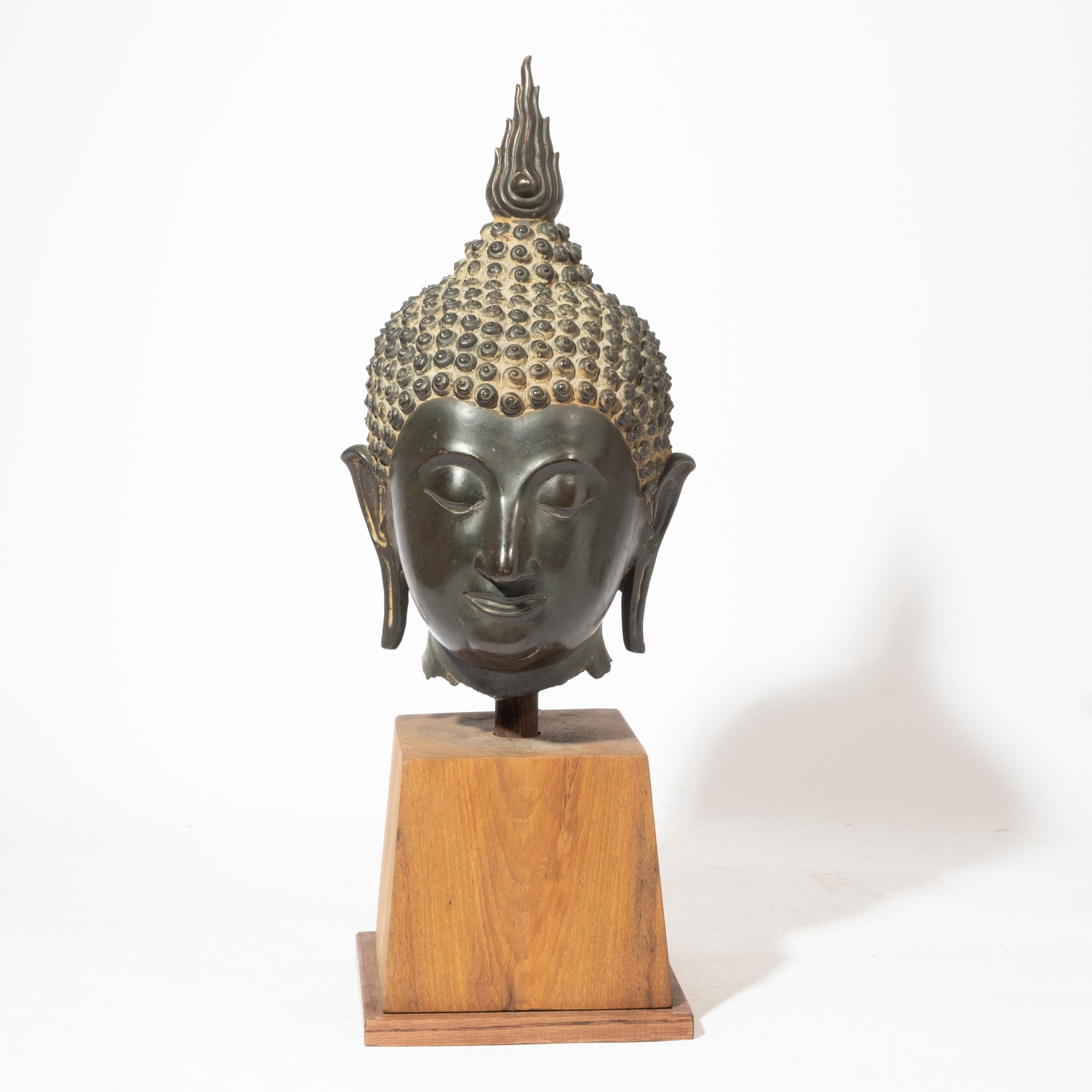 Early Thai Sukhothai Bronze Buddha Head For Sale 7