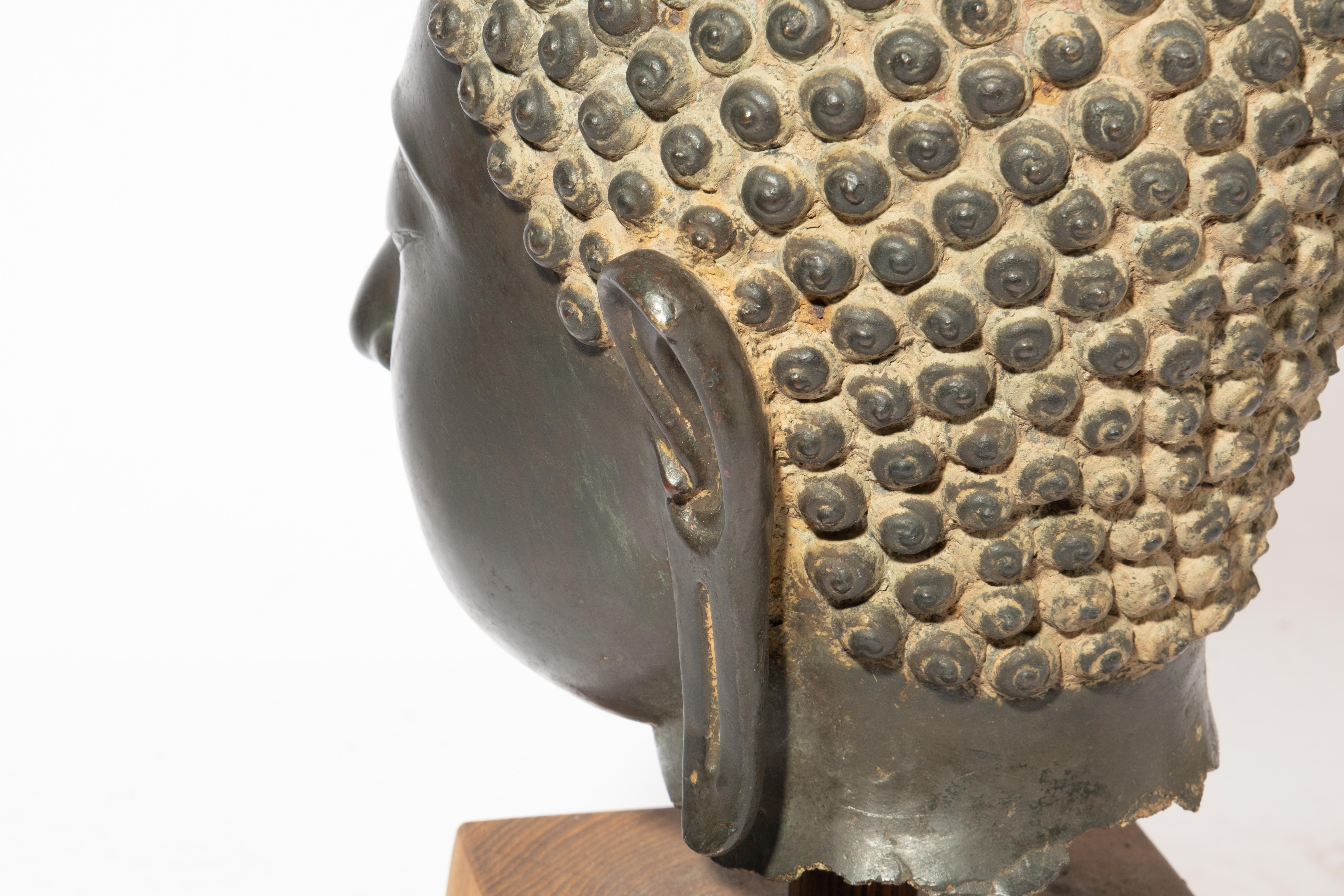 Early Thai Sukhothai Bronze Buddha Head For Sale 4