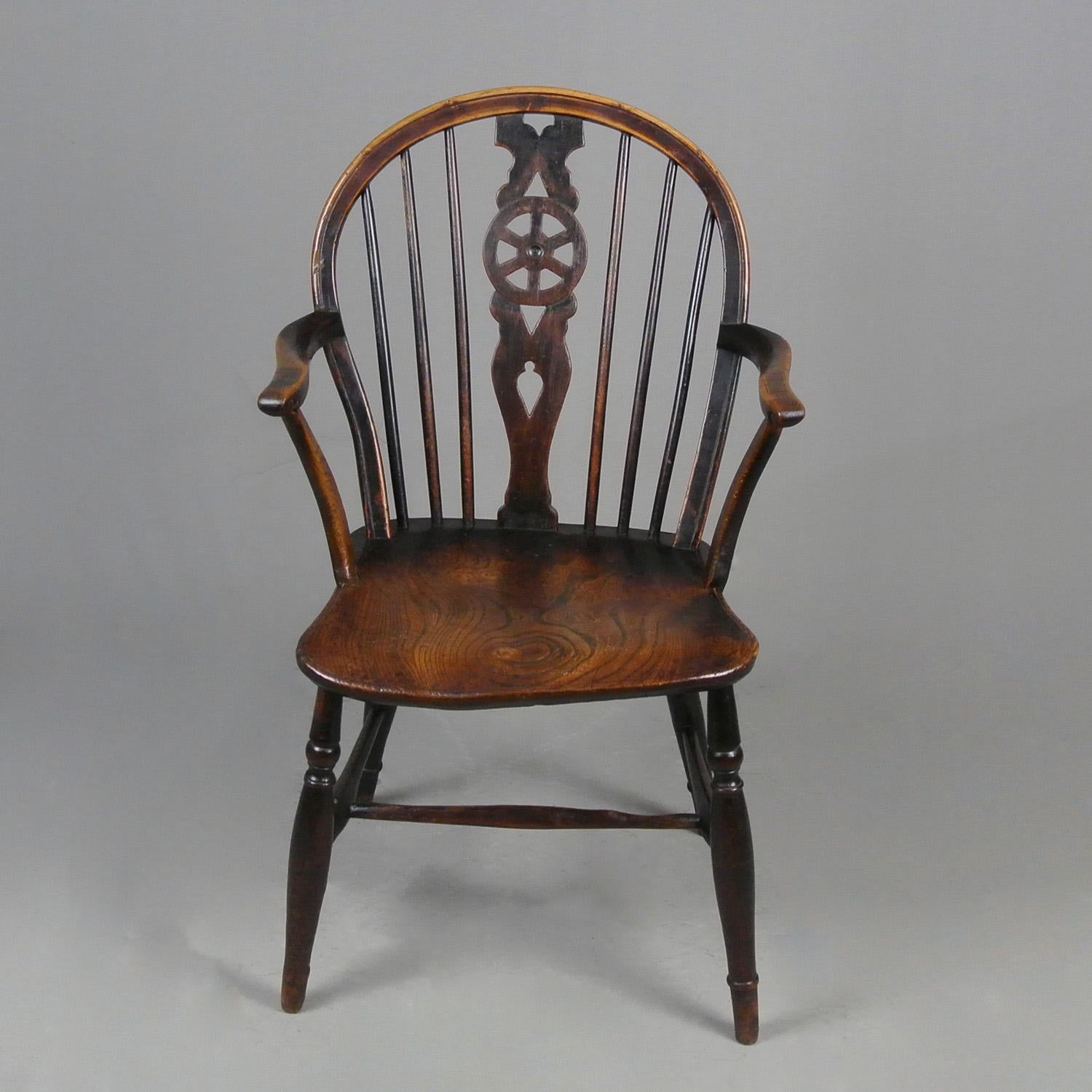 Early Thames Valley Windsor Wheel Back Chair c. 1800 In Good Condition For Sale In Heathfield, GB
