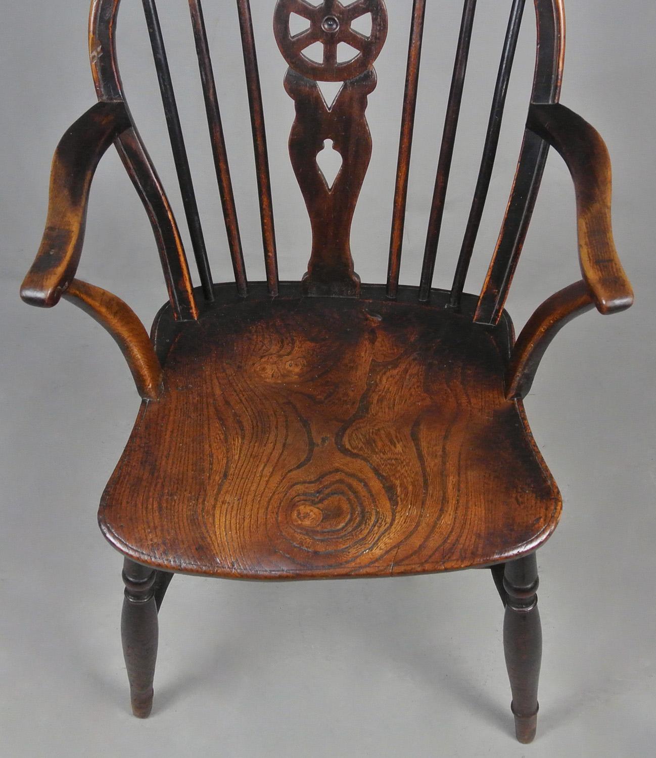 Elm Early Thames Valley Windsor Wheel Back Chair c. 1800 For Sale