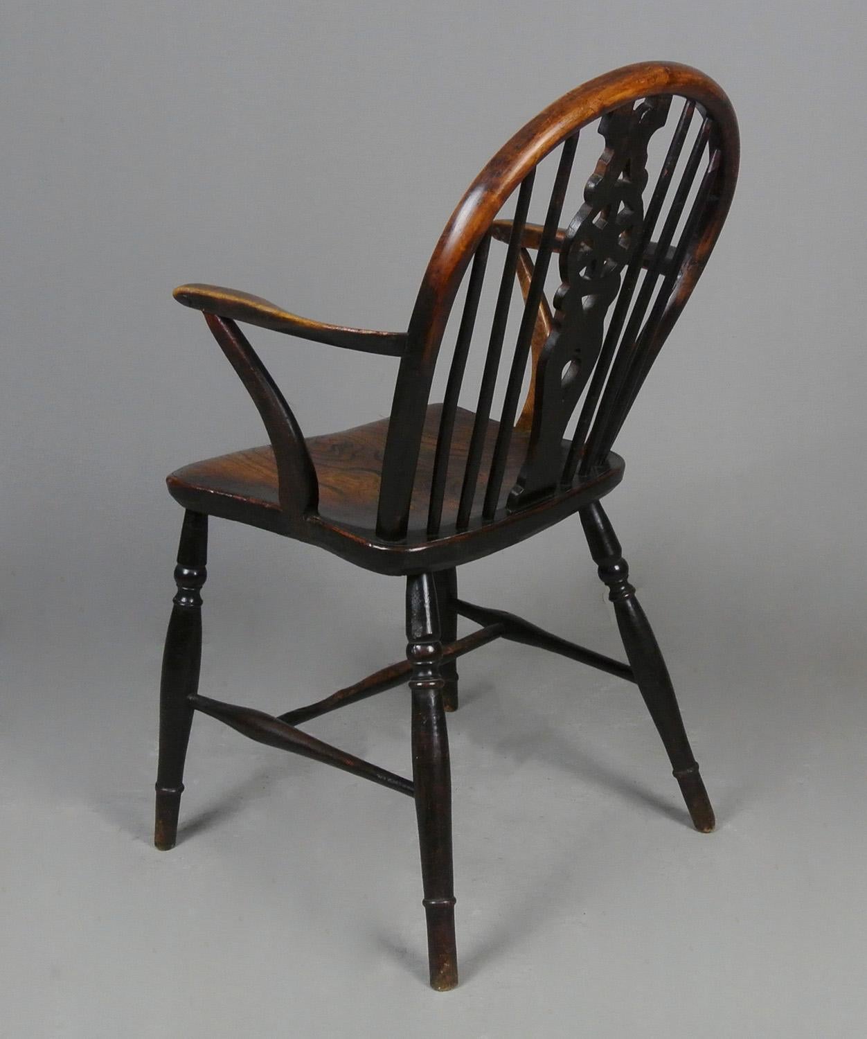 Early Thames Valley Windsor Wheel Back Chair c. 1800 For Sale 2
