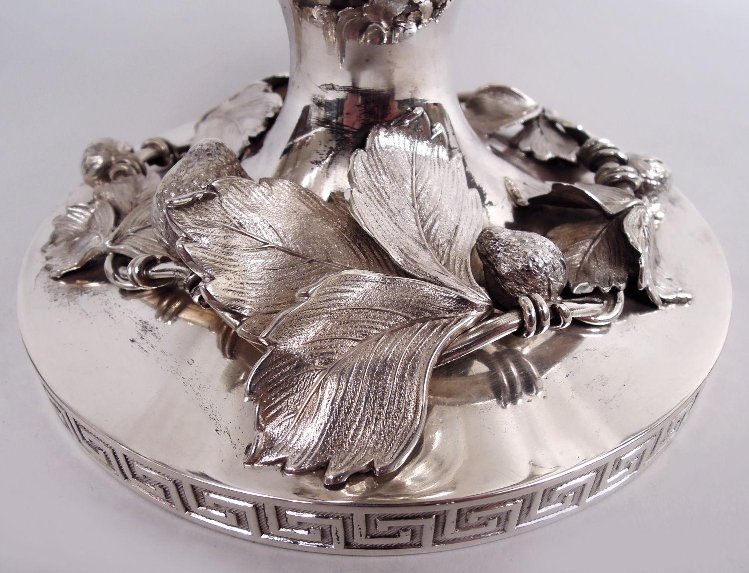 Compota clásica Tiffany Nueva York de plata esterlina para fresas clásico estadounidense en venta
