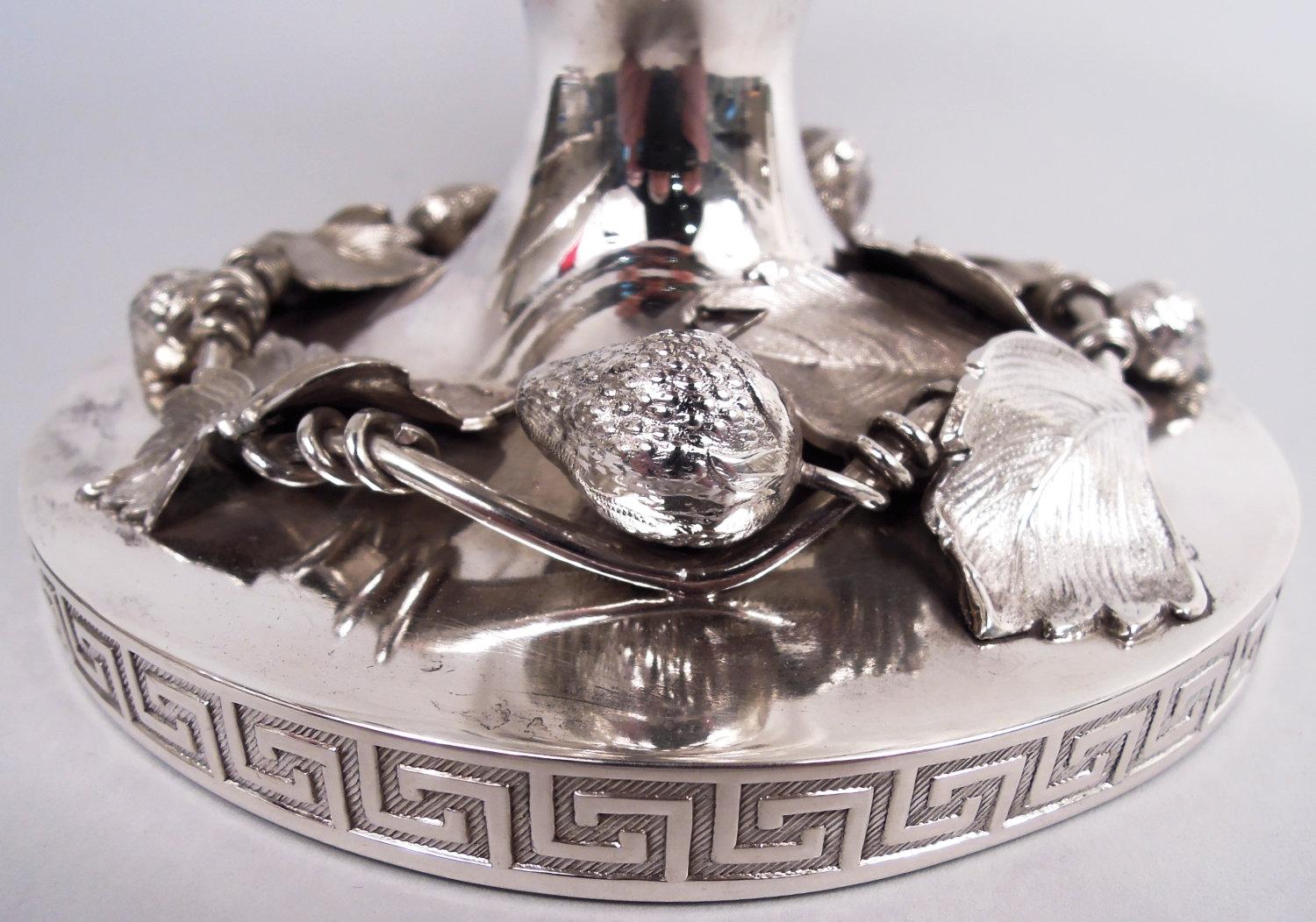 Compota clásica Tiffany Nueva York de plata esterlina para fresas Estadounidense en venta