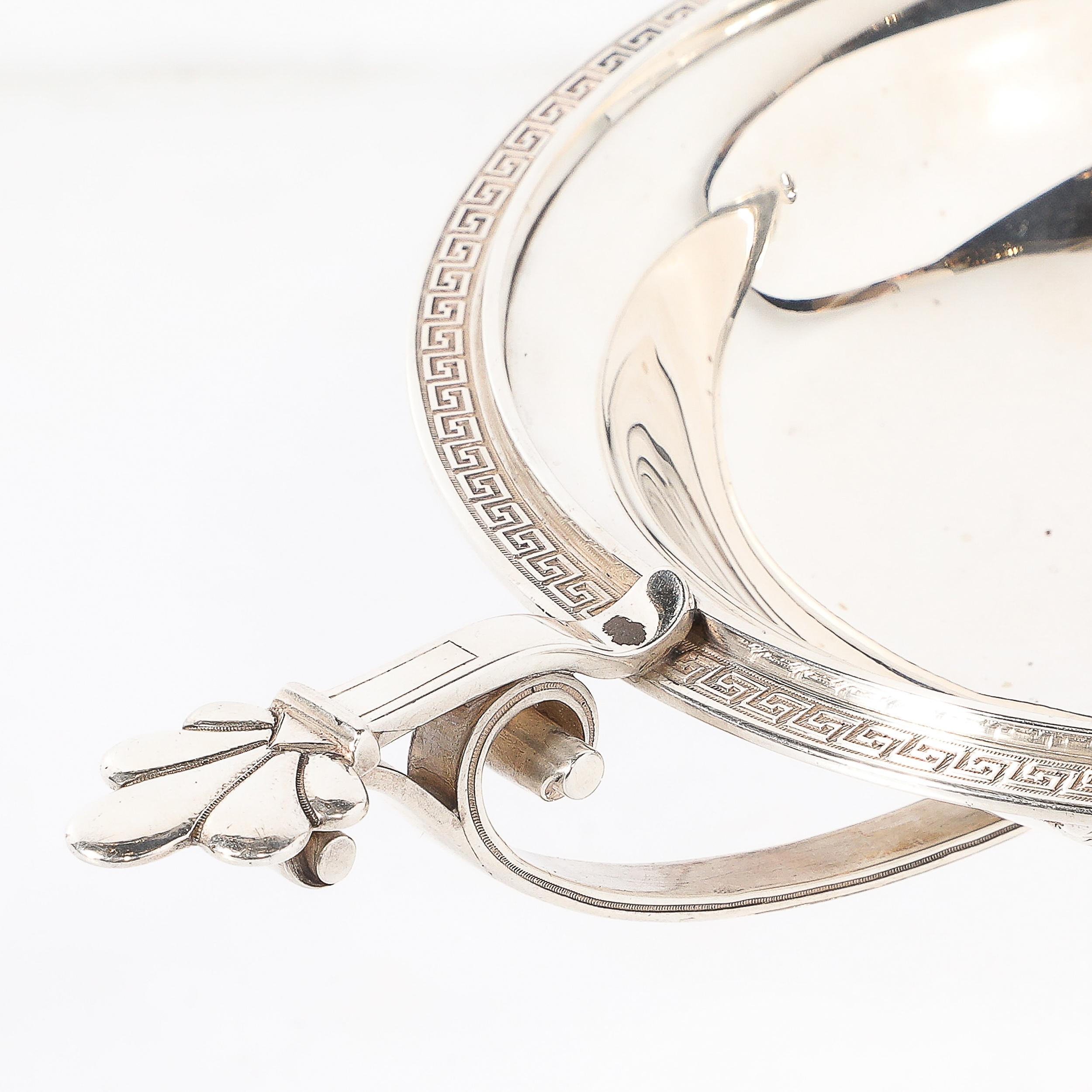 Complesso di kylix classico in argento grecizzato Tiffany di prima qualità in vendita 2