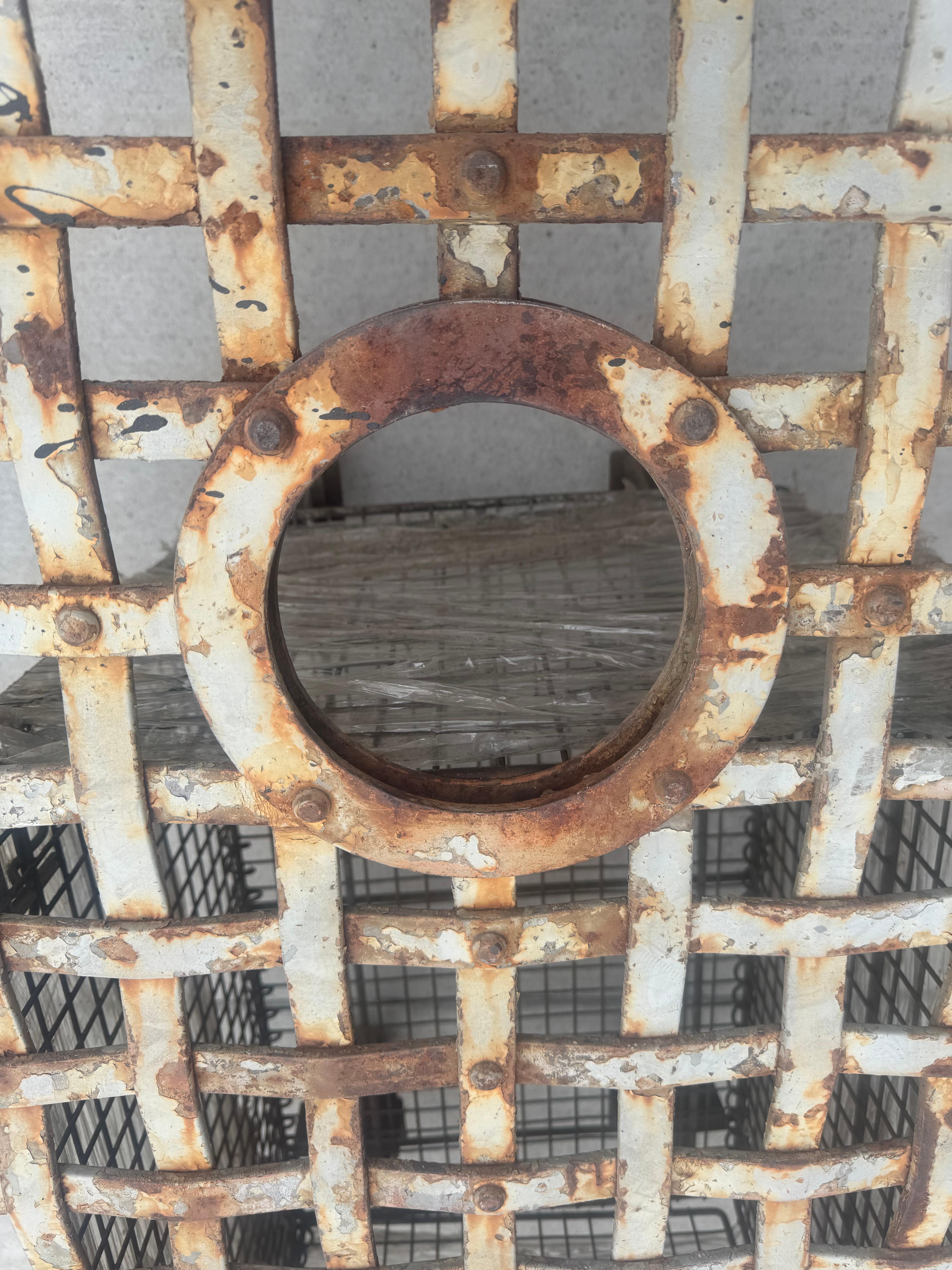 Puerta de prisión de hierro arquitectónico de principios a mediados del siglo XIX en venta 5