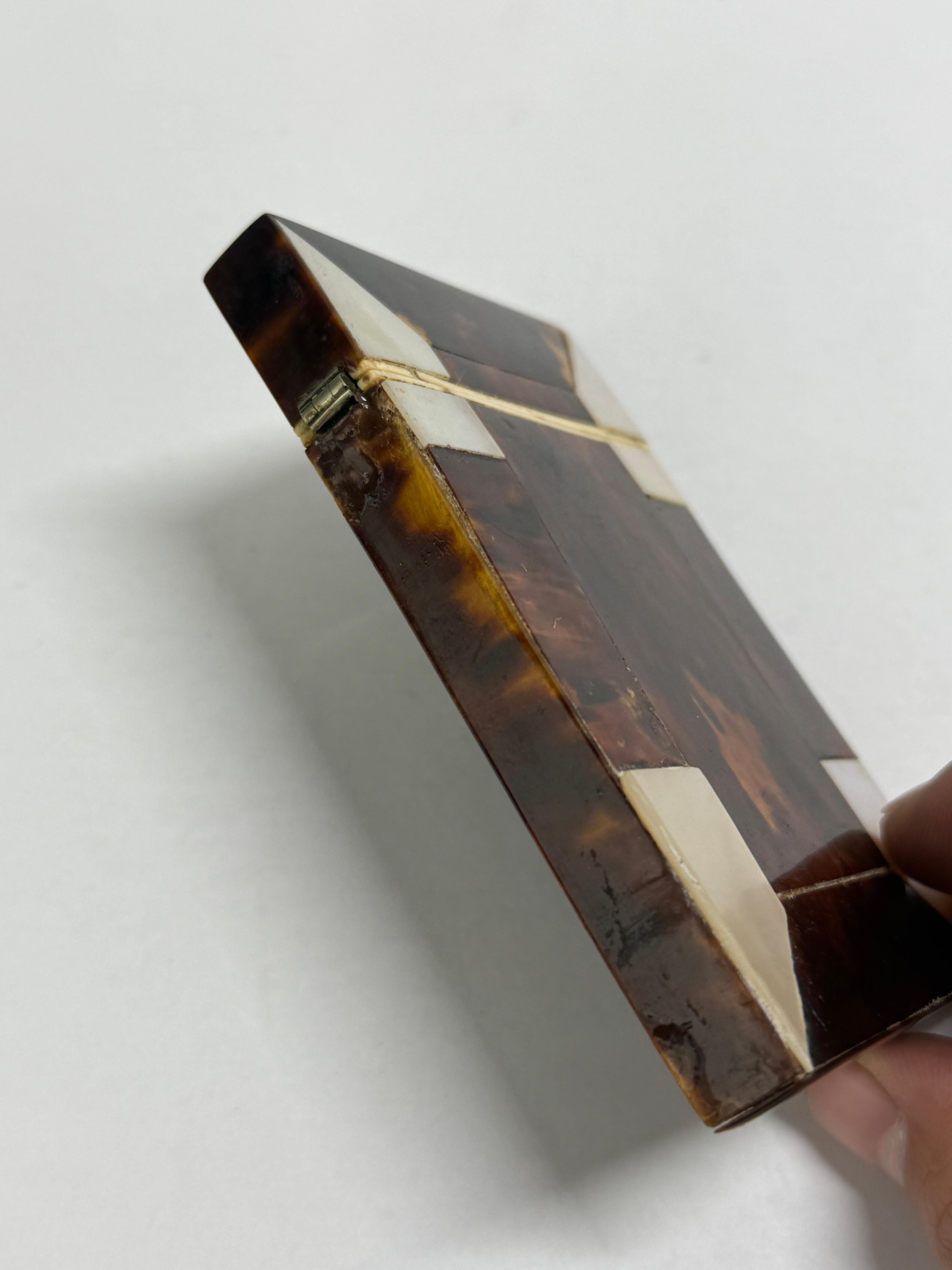 Porte-cartes en écaille de tortue et nacre du début et du milieu du XIXe siècle en vente 1