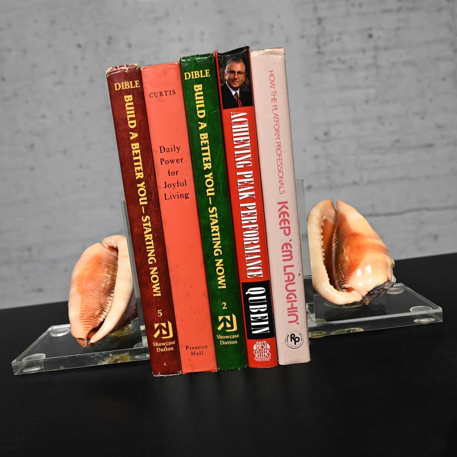 Early to Mid-20th Century Art Deco Conch Shell and Lucite Bookends 8