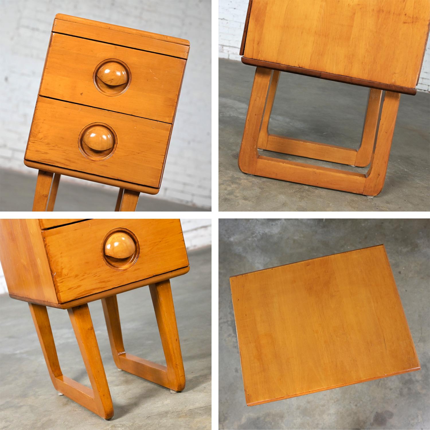 Early to Mid-20th Century Art Moderne Maple 2 Drawer Nightstand Style of Bissman For Sale 8