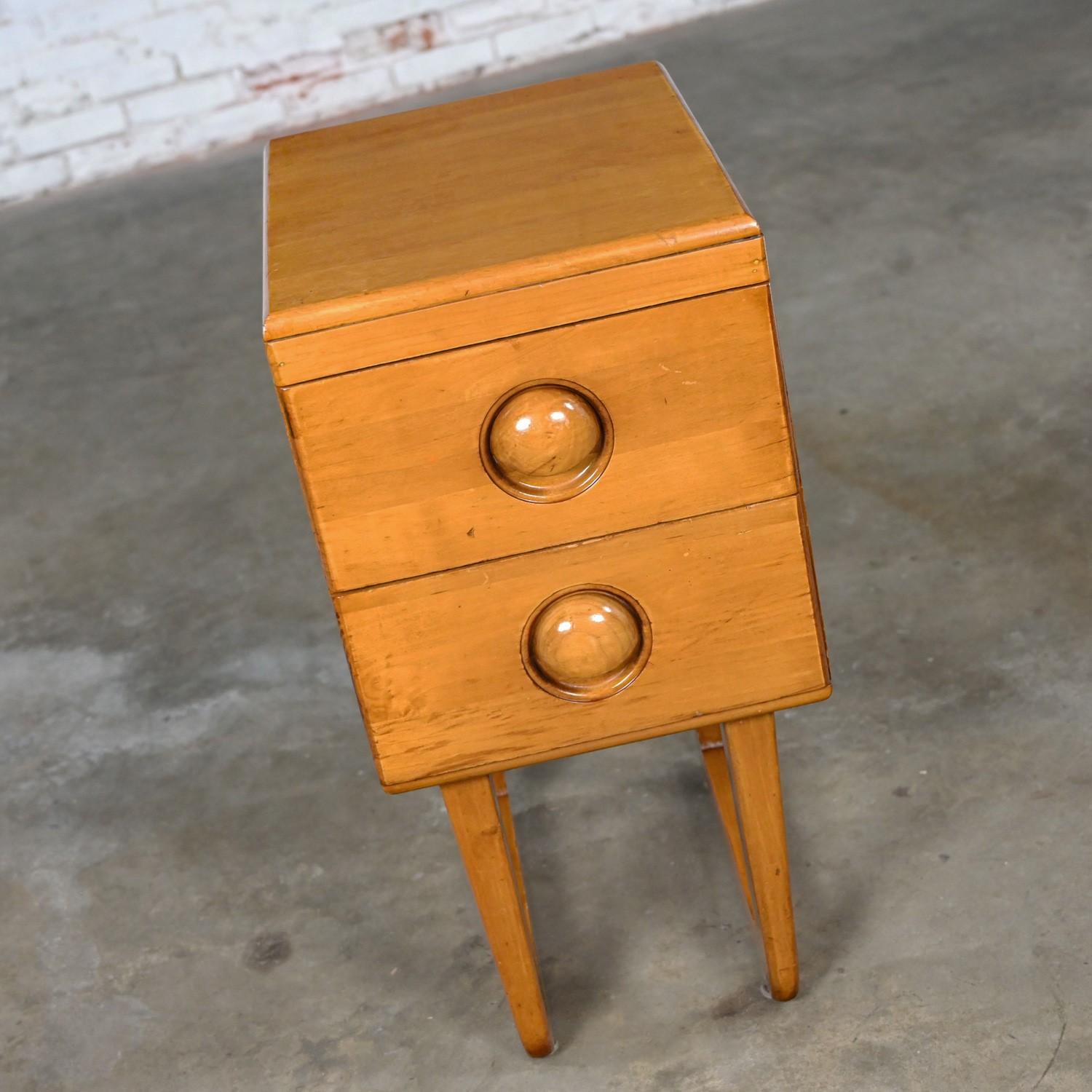 Early to Mid-20th Century Art Moderne Maple 2 Drawer Nightstand Style of Bissman For Sale 2