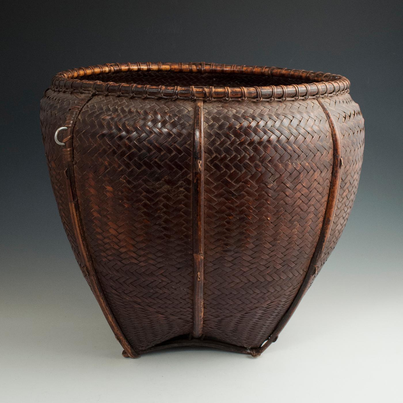 Early to Mid-20th Century Tribal Bamboo Collecting Basket, Attapeu Area, Laos In Good Condition In Point Richmond, CA