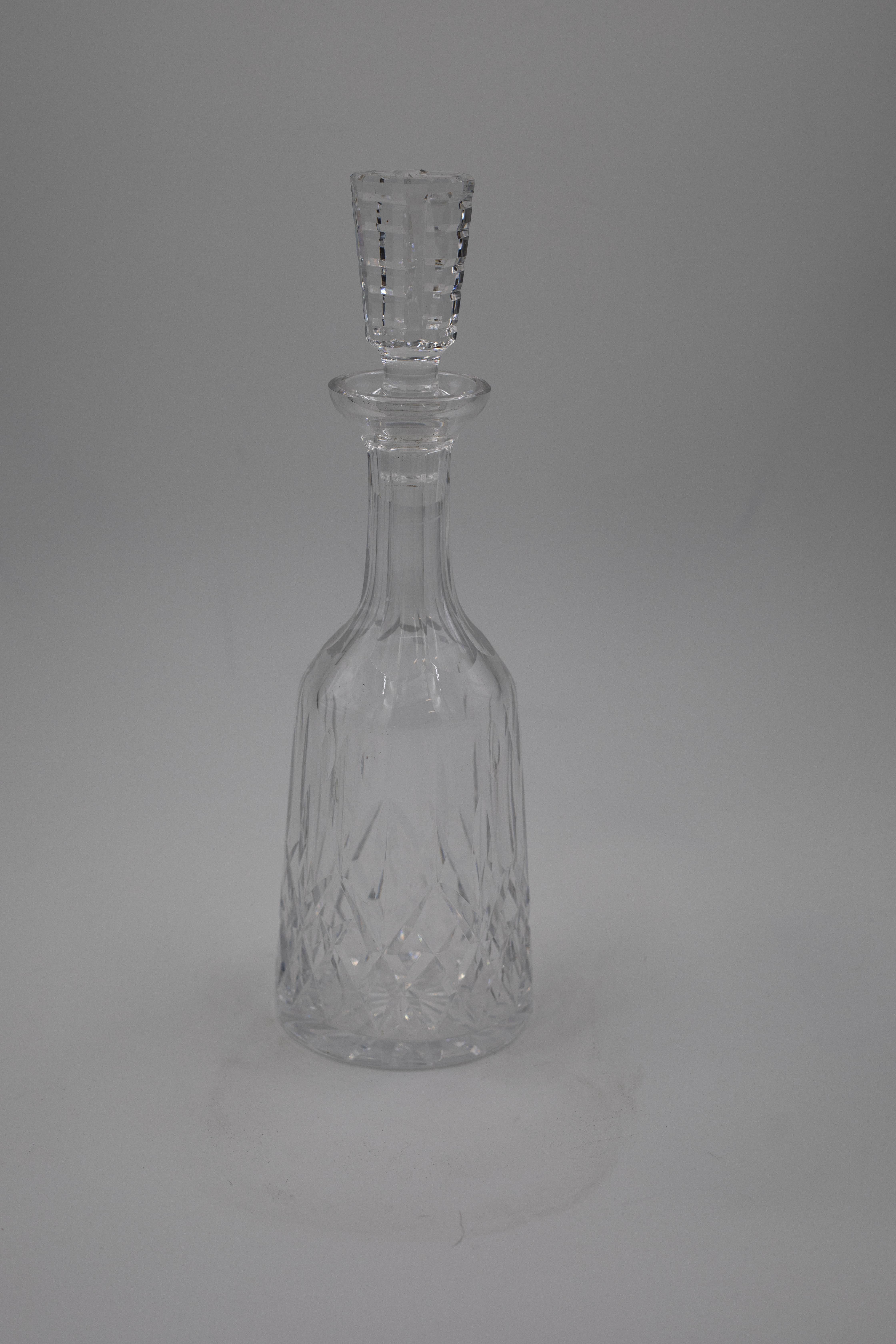 Karaffe aus geschliffenem Kristall mit facettiertem Stopfen, Anfang bis Mitte des 20. im Zustand „Gut“ im Angebot in North Charleston, SC