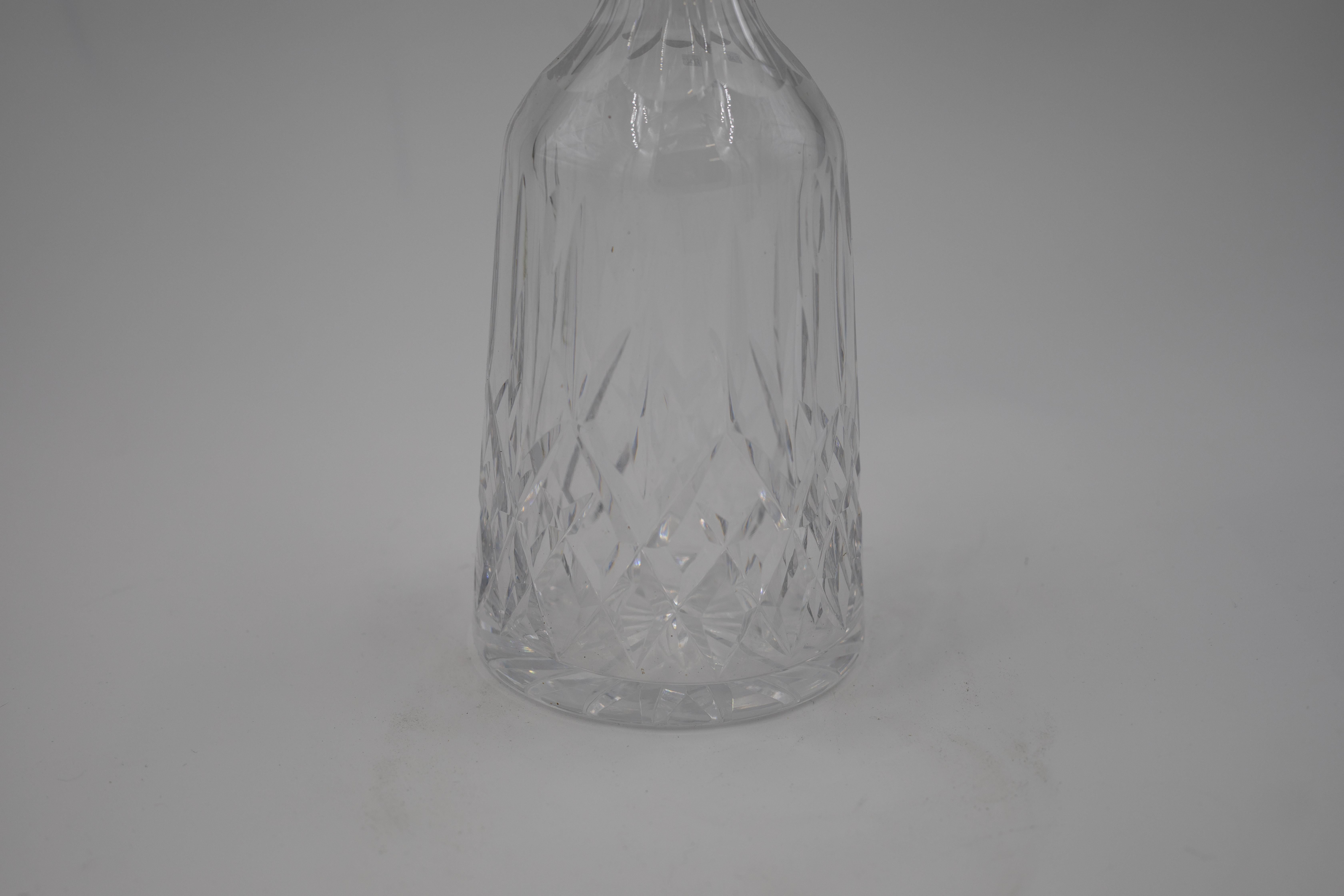 Karaffe aus geschliffenem Kristall mit facettiertem Stopfen, Anfang bis Mitte des 20. im Angebot 1