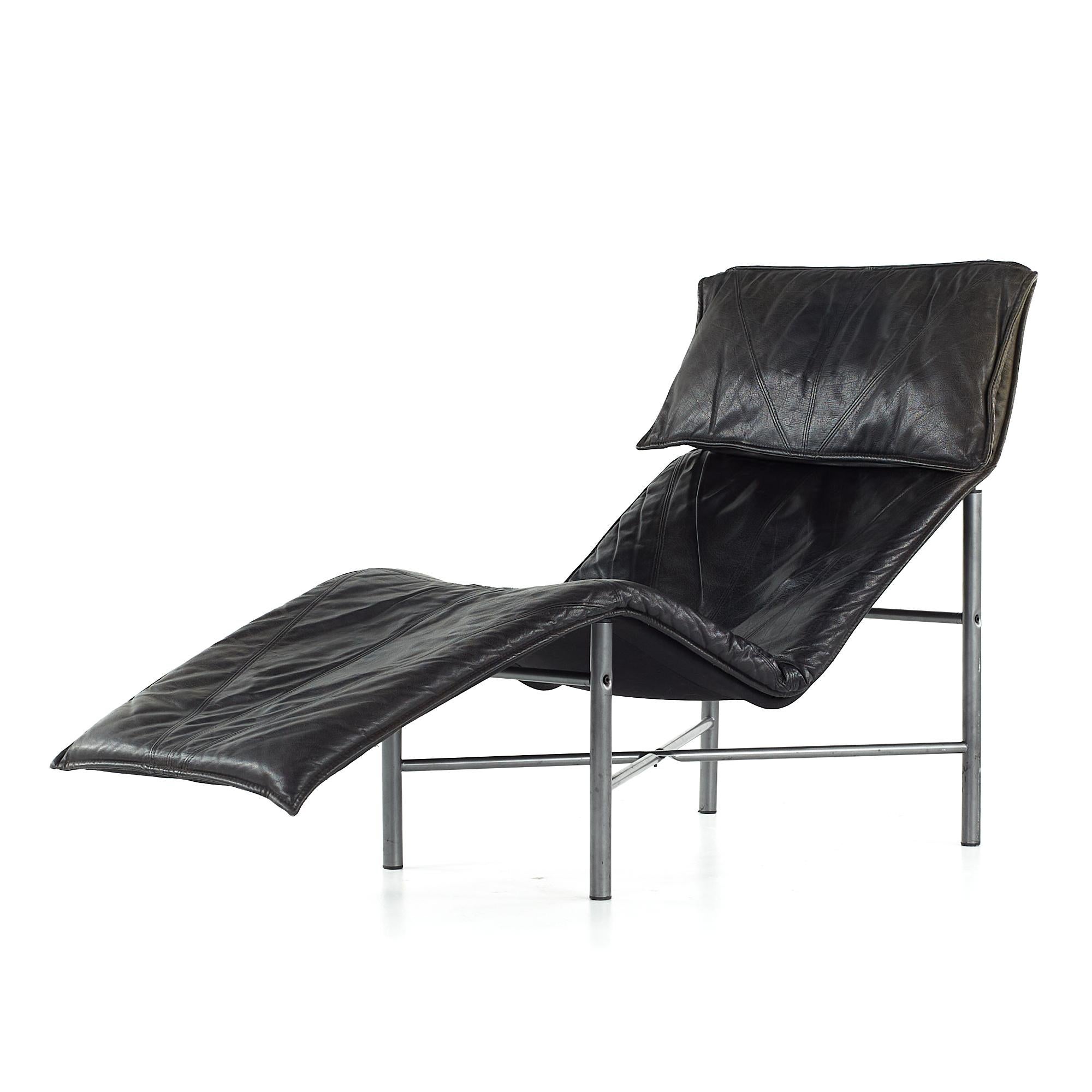Early Tord Bjorklund für Ikea Midcentury Chaise Leather Lounge Chair (Moderne der Mitte des Jahrhunderts) im Angebot