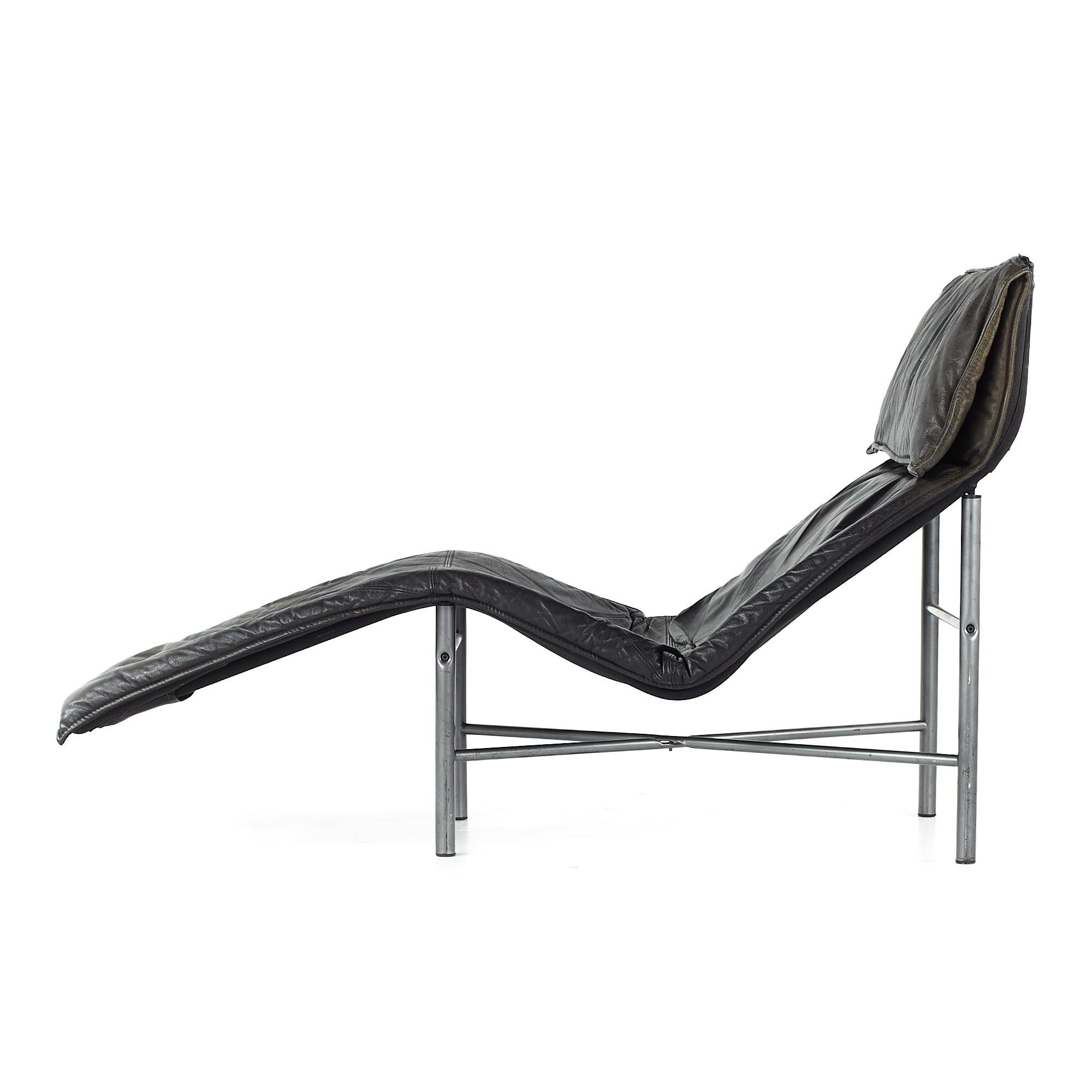 Early Tord Bjorklund for Ikea Midcentury Chaise Lounge en cuir en vente 1