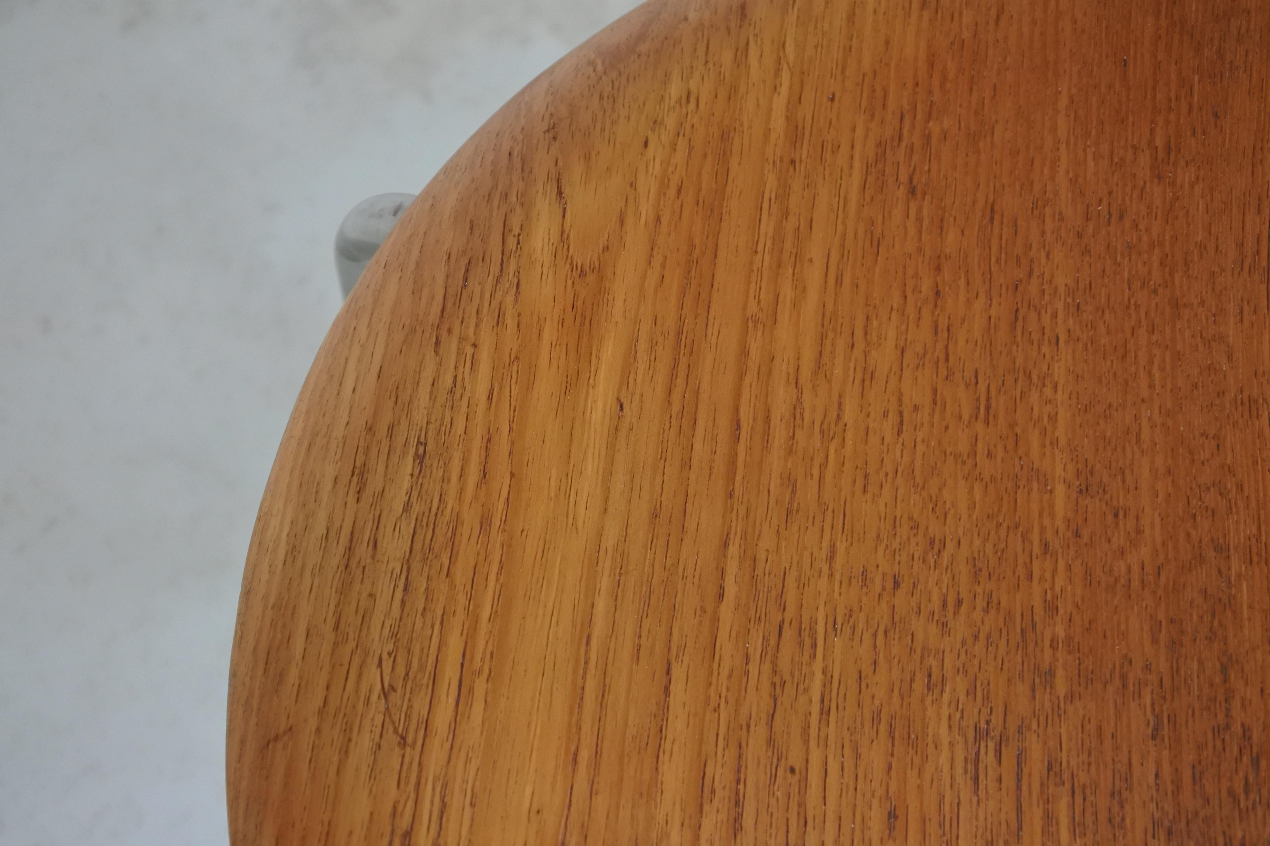 Tabouret tripode Dot Dot de Fritz Hansen, teck et cuivre plaqué, Danemark, années 1960 en vente 4