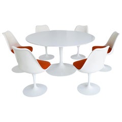 Ensemble de salle à manger à piédestal Early Tulip d'Eero Saarinen pour Knoll