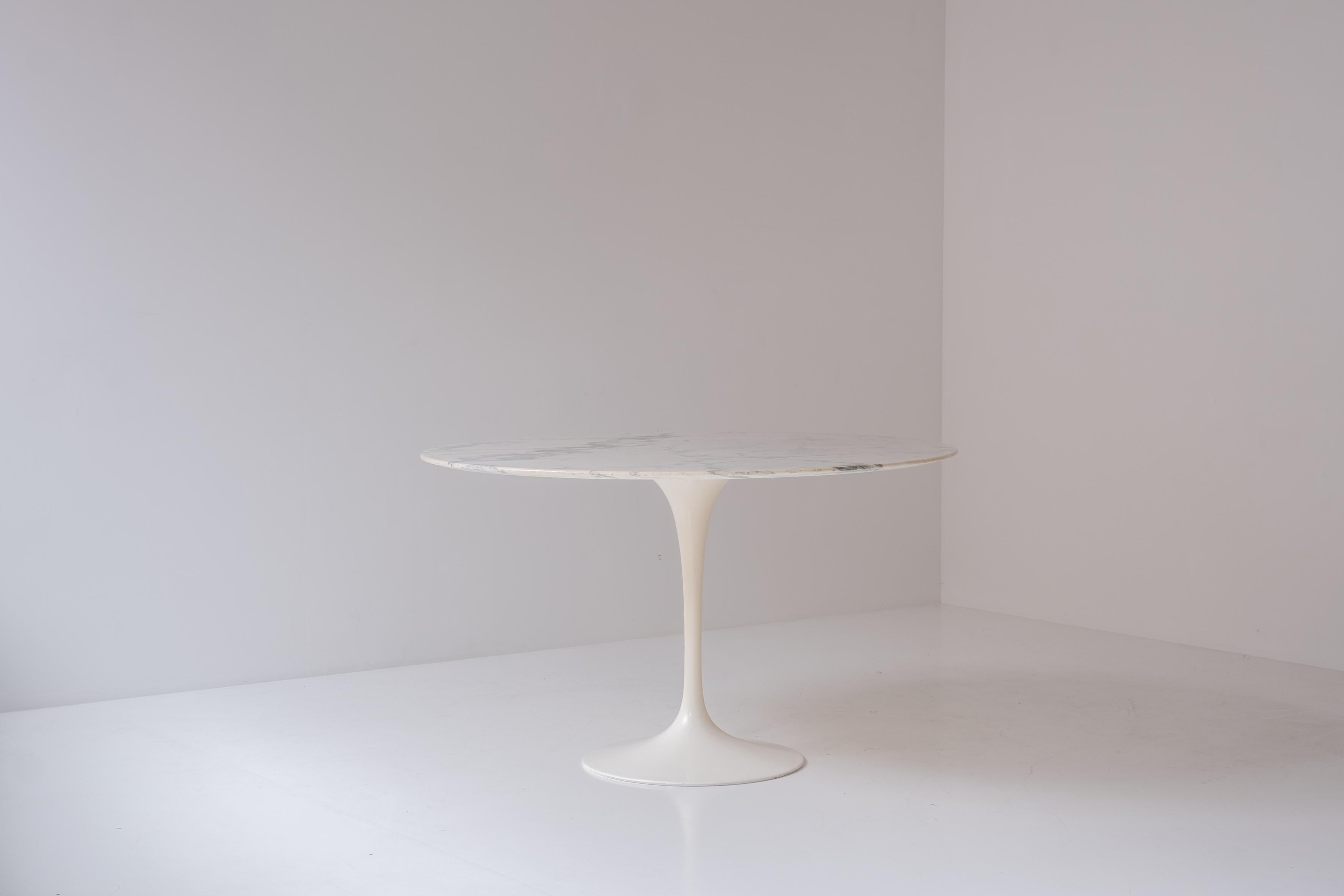 Early tulip round dining table by Eero Saarinen for Knoll International, 1970s 4