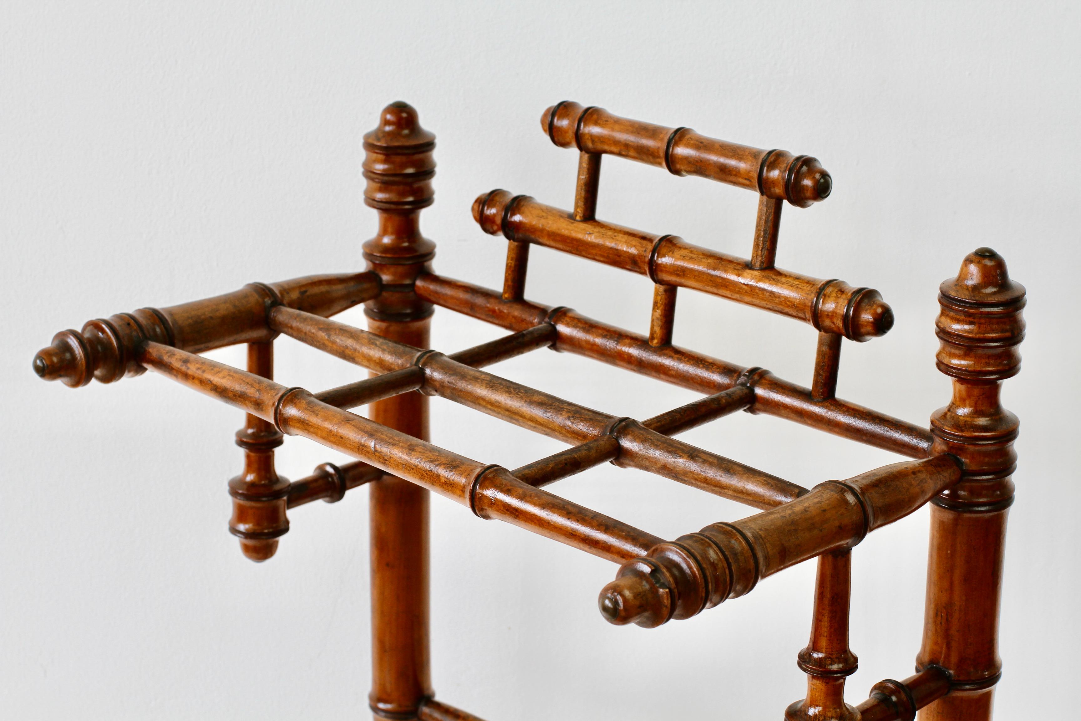 Early Turned Wooden Umbrella Stand / Walking Stick Rack Germany, circa 1900 For Sale 2