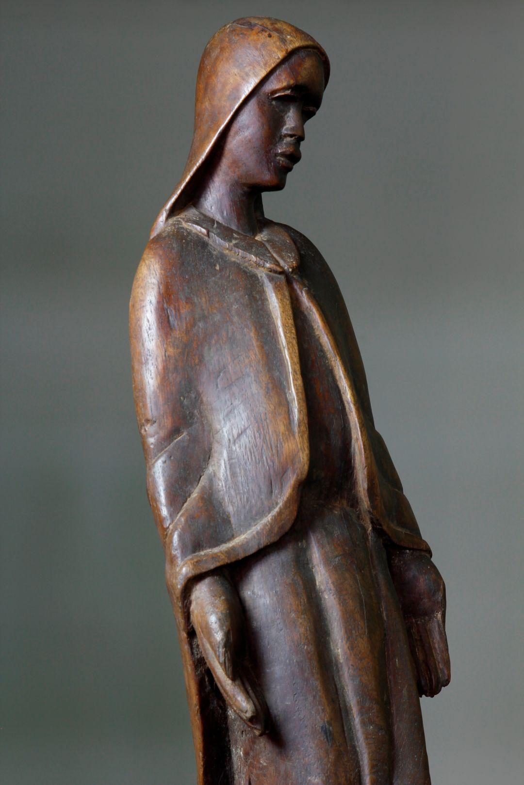 Sculpté Madonna africaine du début du Twentieth siècle en vente