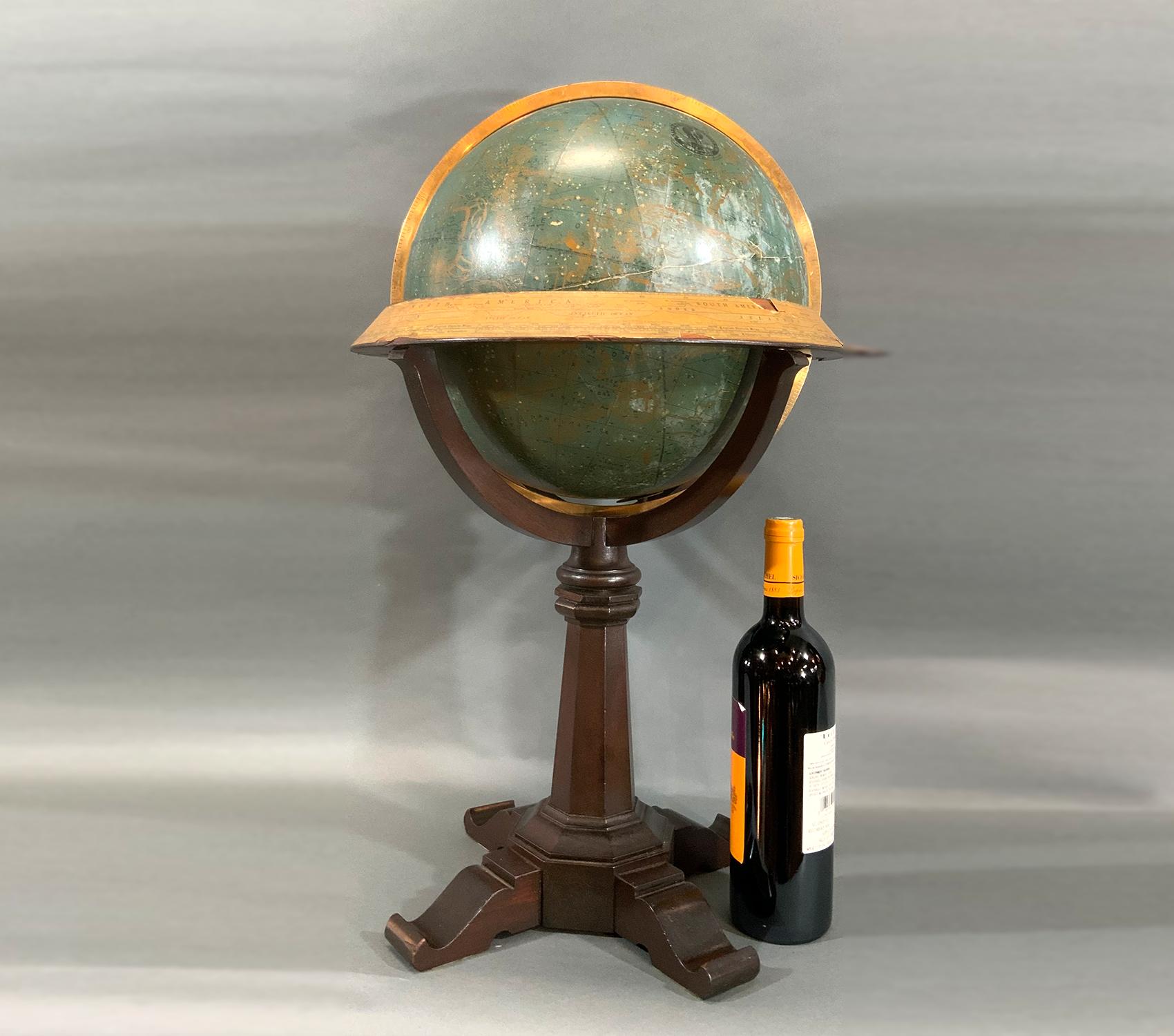 Nord-américain Bibliothèque américaine du début du vingtième siècle Globe en vente