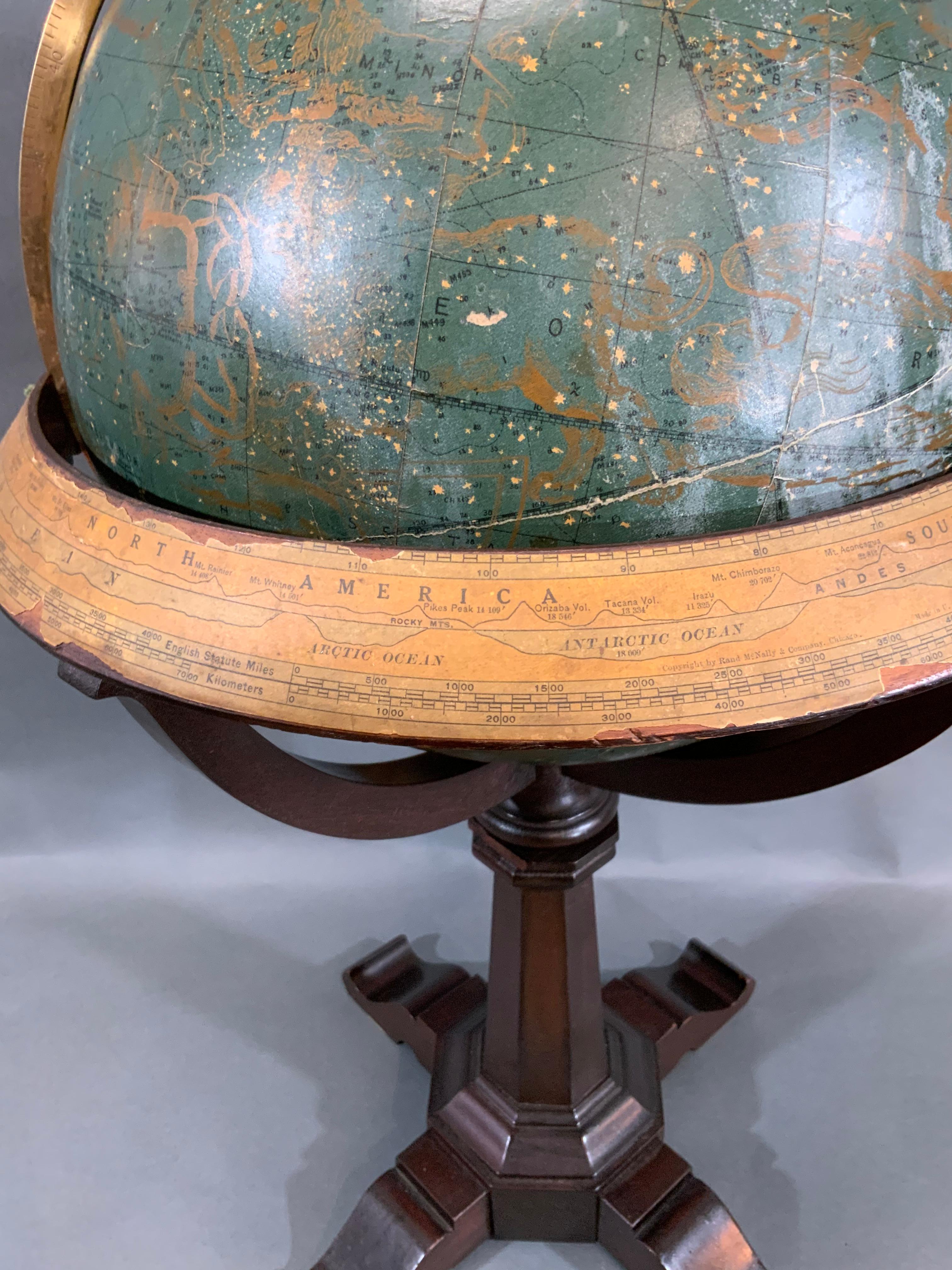 Bois Bibliothèque américaine du début du vingtième siècle Globe en vente