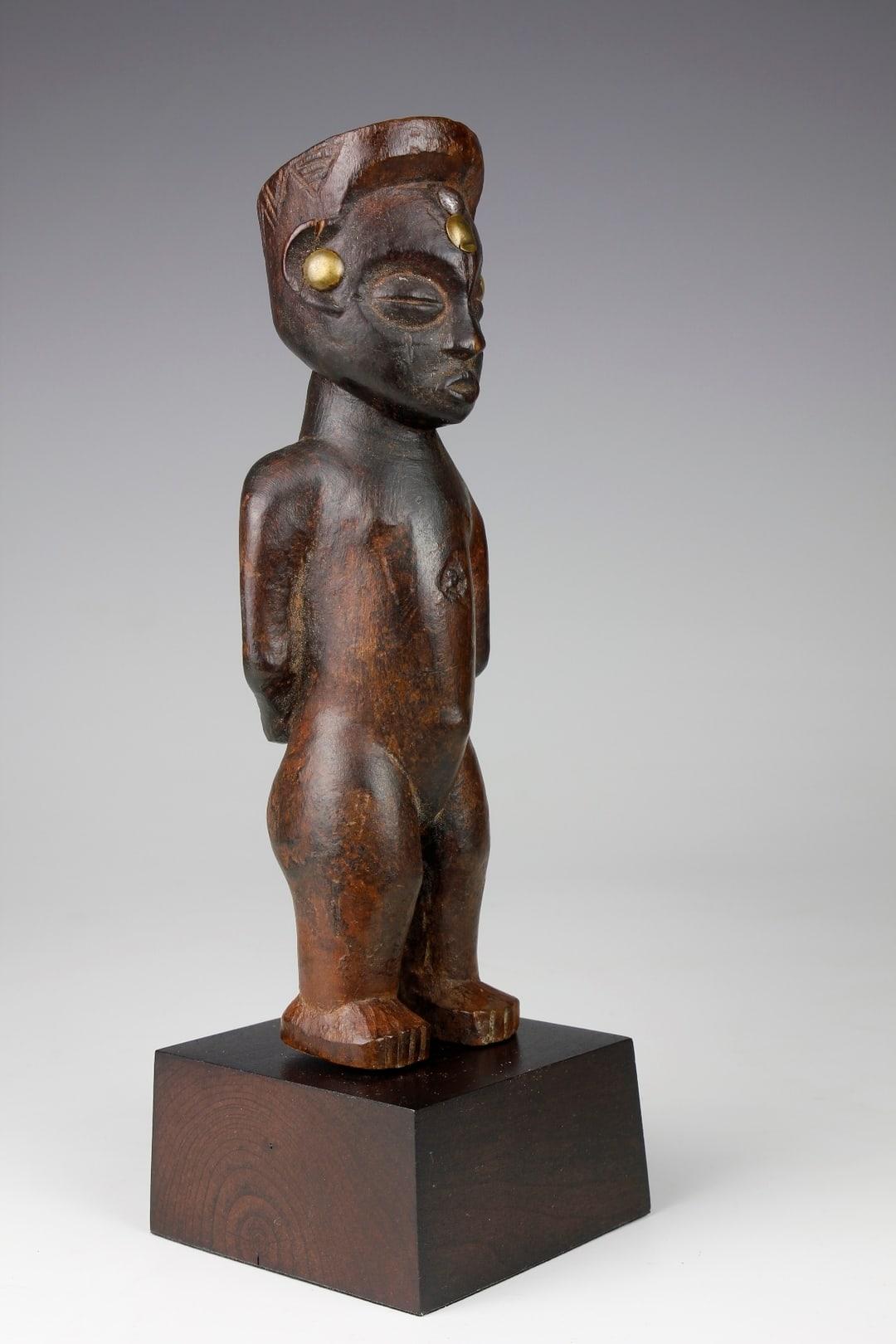 Tribal Early 20th Century Female Figure. Lwena/Chokwe, Angola-Zambia For Sale