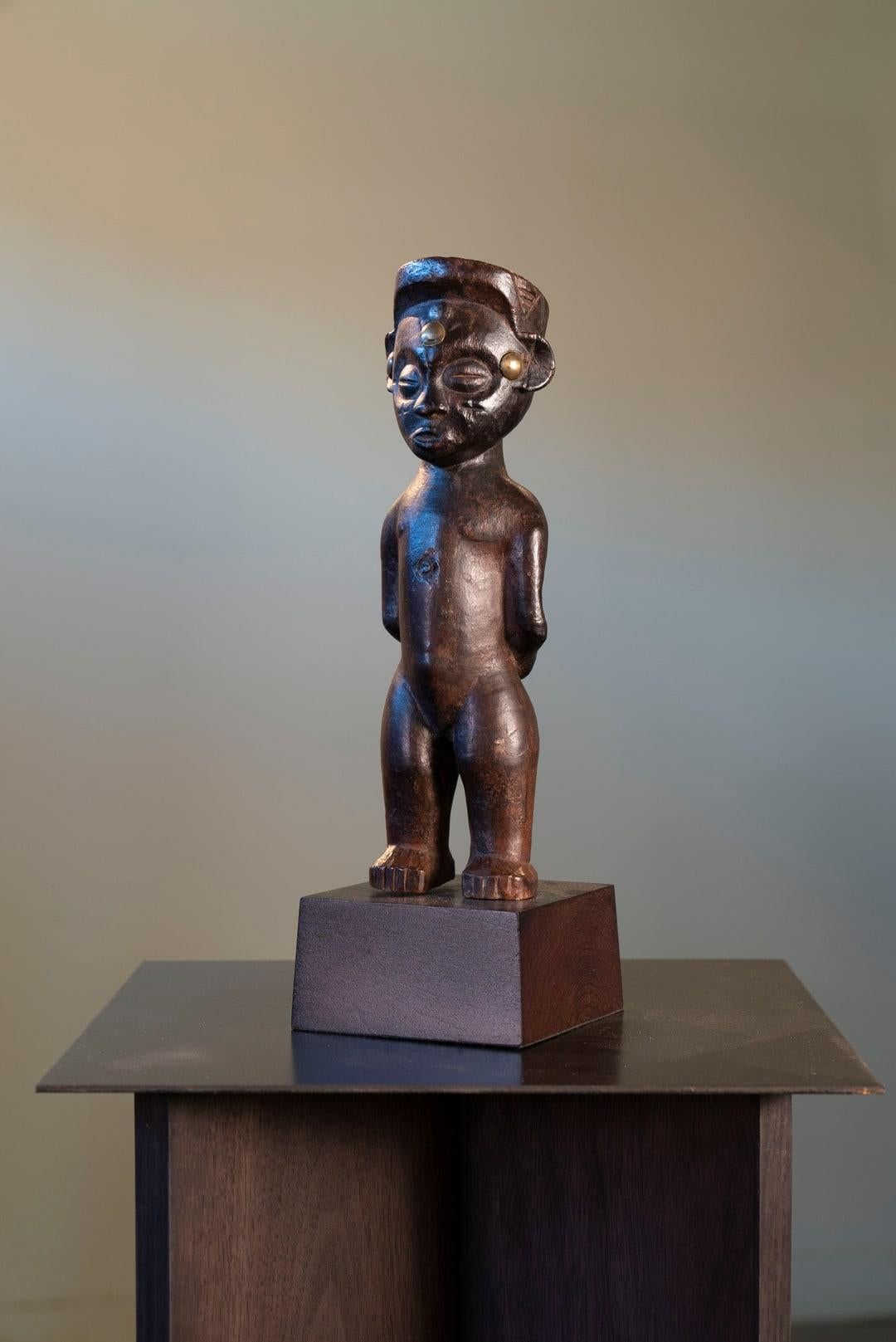 Early 20th Century Female Figure. Lwena/Chokwe, Angola-Zambia For Sale 1