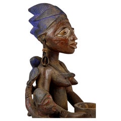Figurative Skulptur einer Mutter mit Kindern aus dem frühen 20. Jahrhundert 
