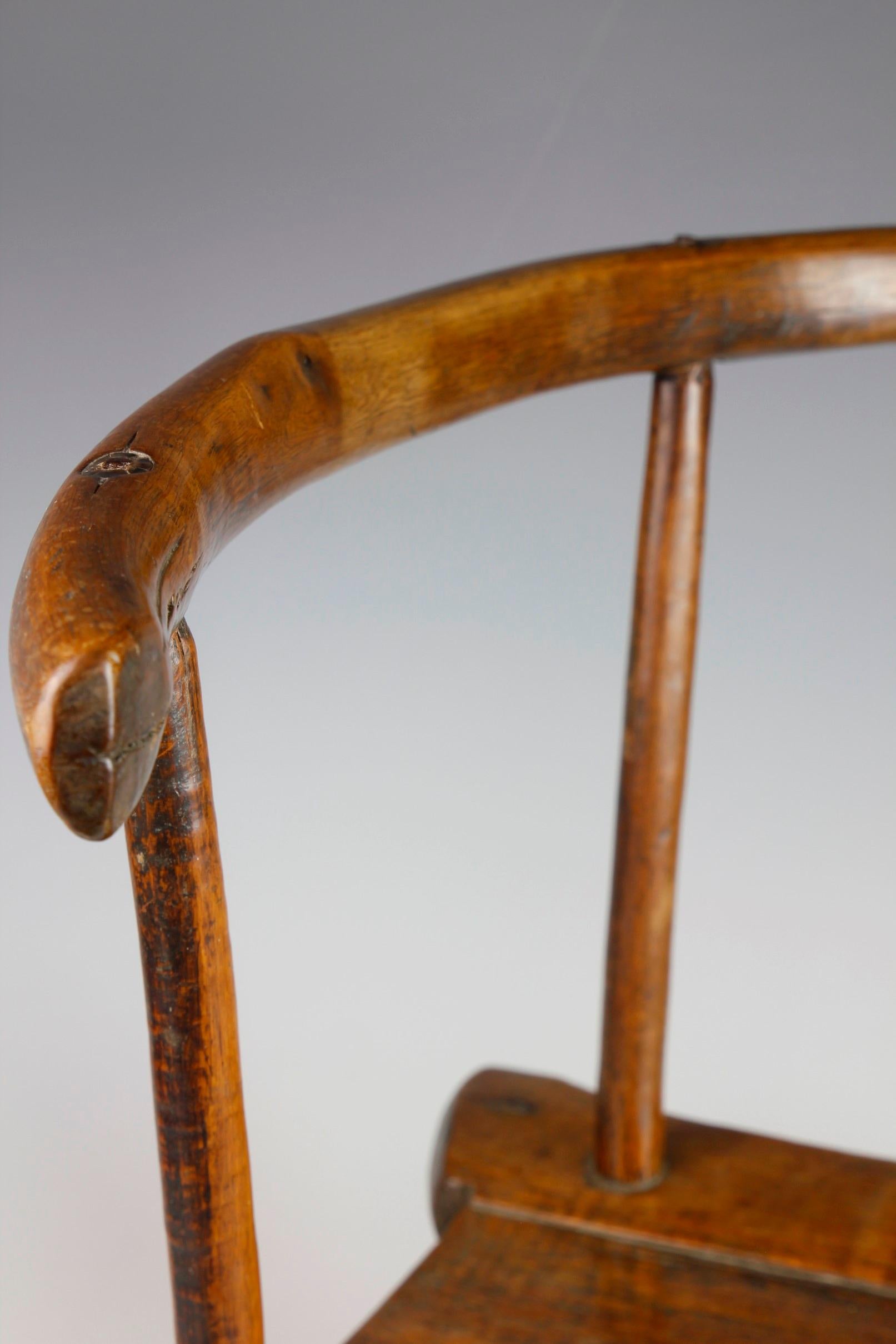 Early Twentieth-Century Finely Carved Small Chair  For Sale 1