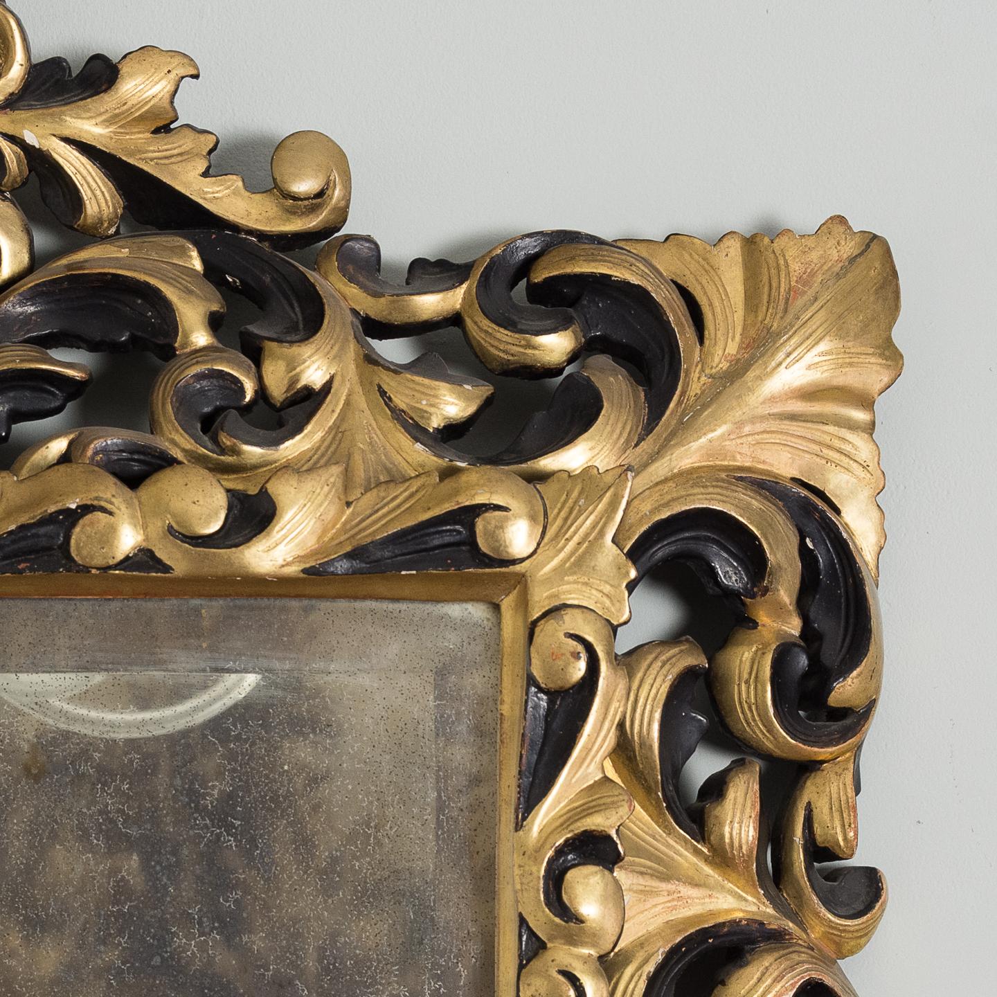 Baroque Early 20th Century Italian Giltwood Wall Mirror