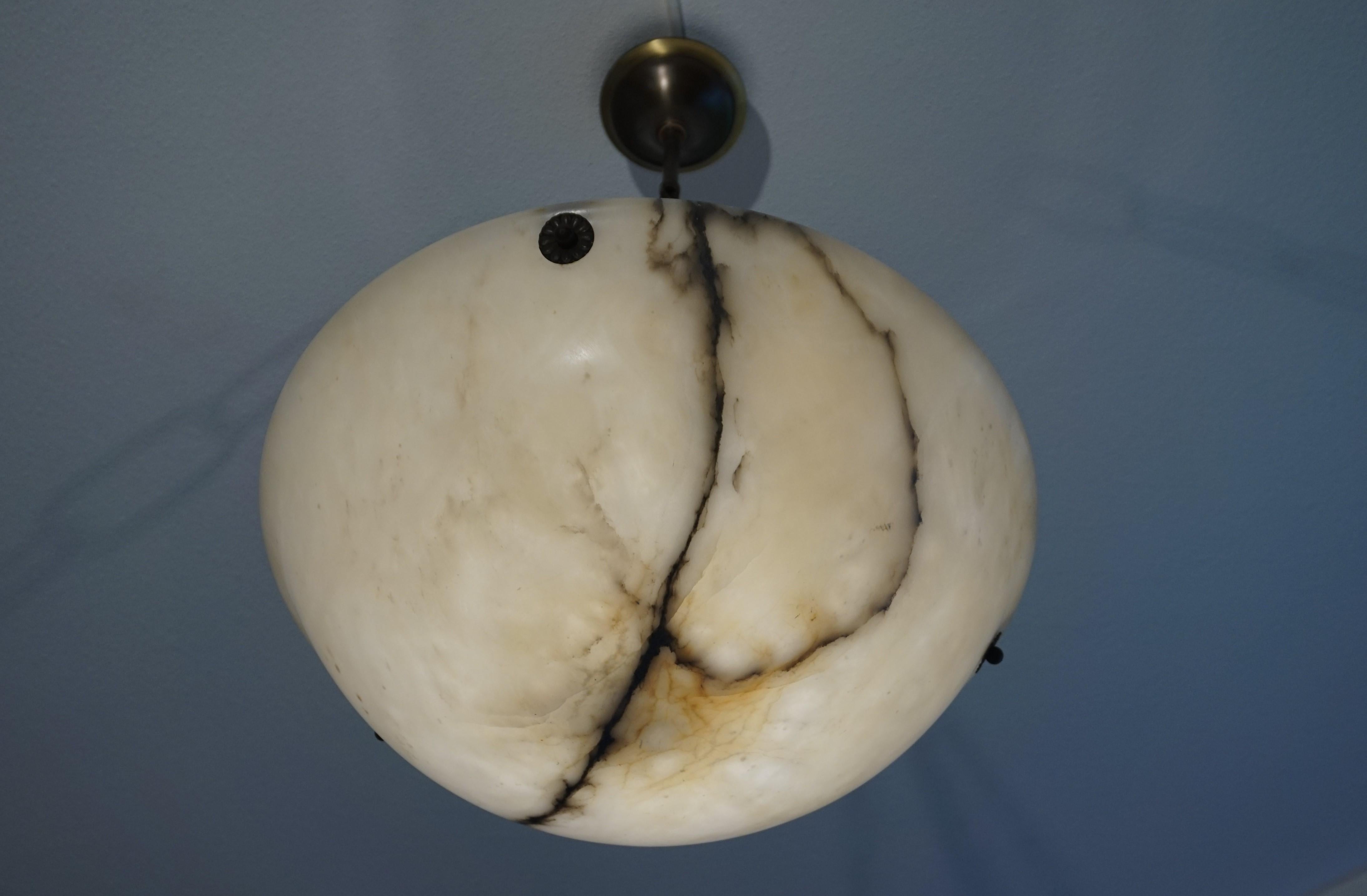 Early 20th Century Large and Amazing Condition Alabaster Pendant Chandelier In Excellent Condition In Lisse, NL