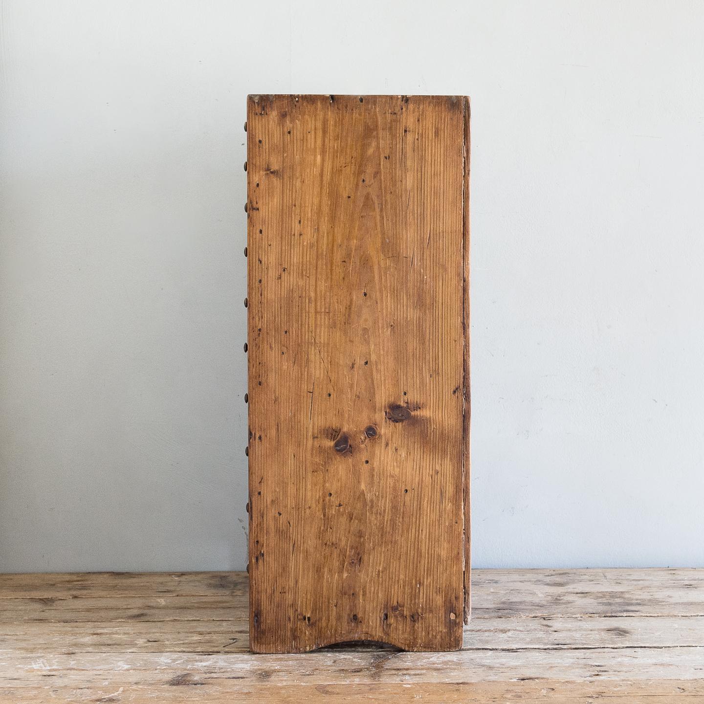 Early 20th Century Marbler and Grainer's Sampler Cabinet 2