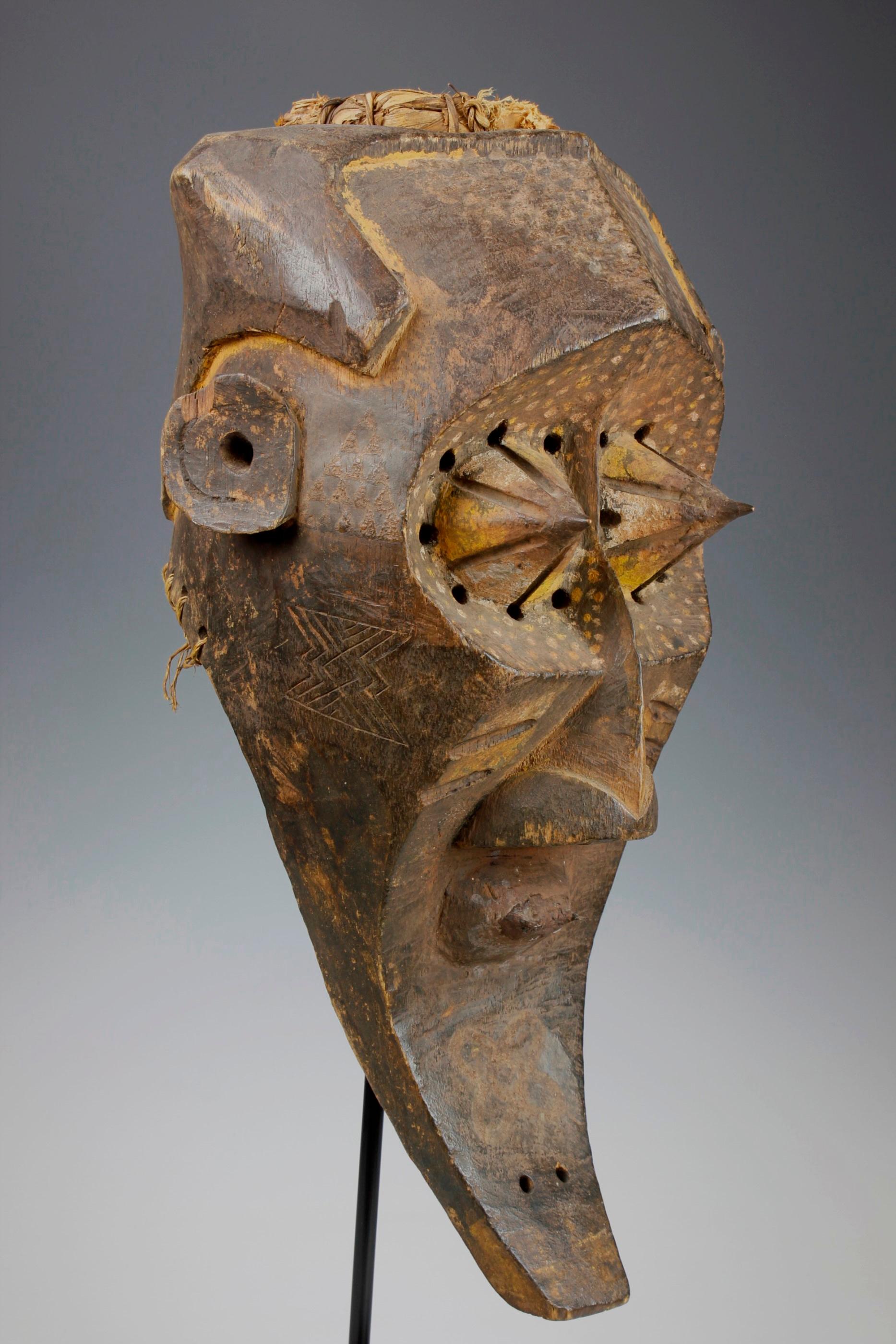 Tribal Early Twentieth-Century Mask With Powerful Expression For Sale