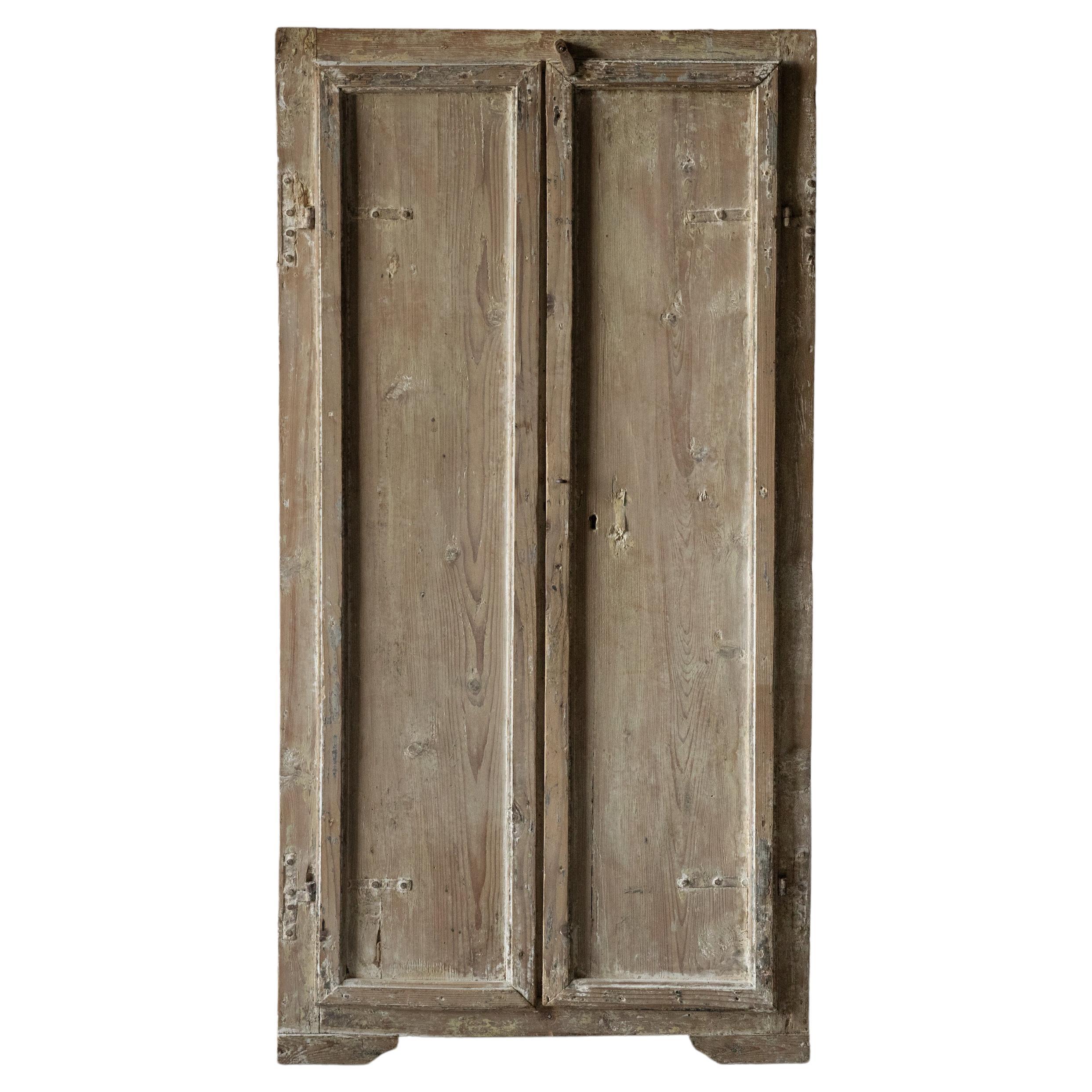 Cabinet à deux portes en provenance d'Italie, vers 1800