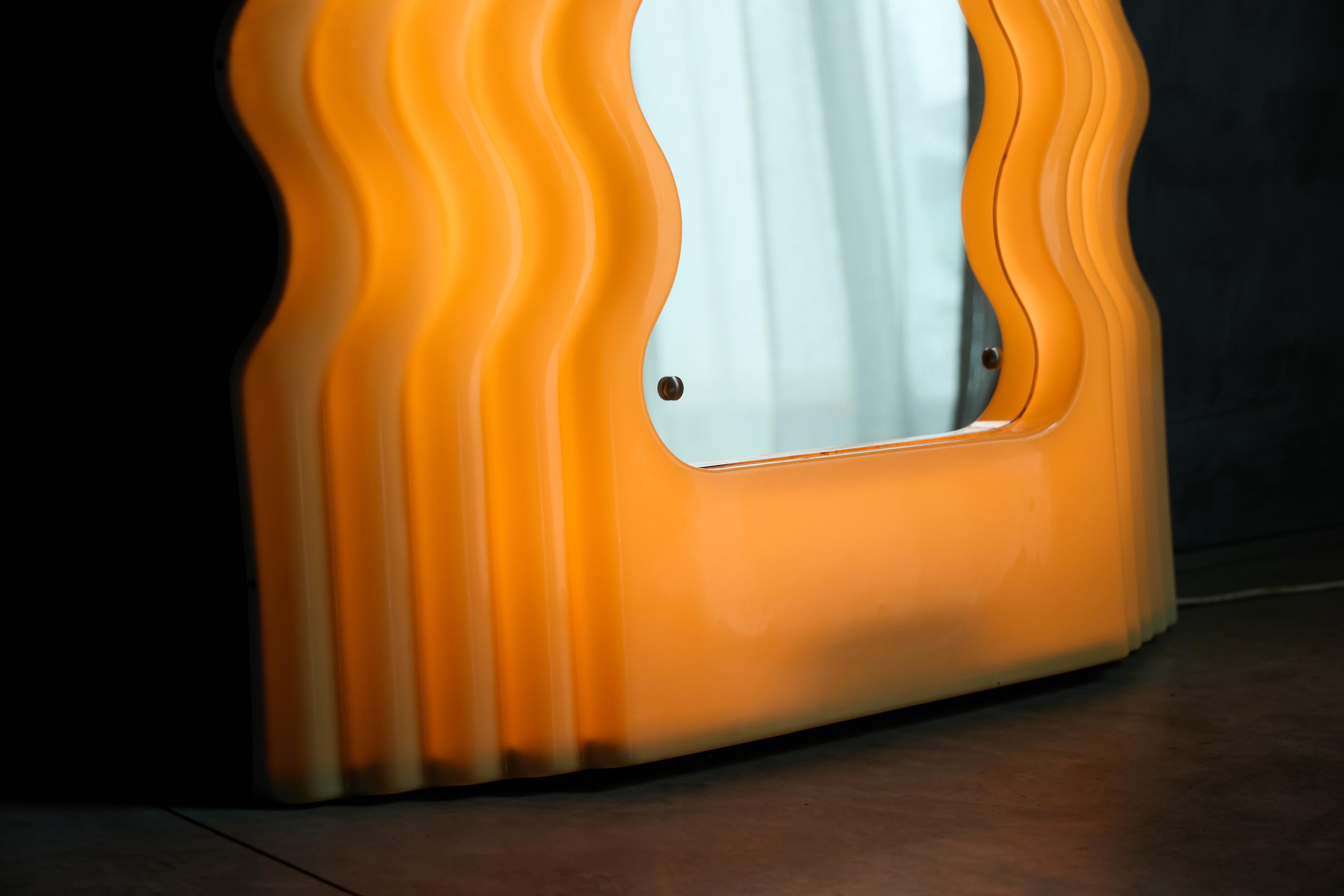 Früher Ultrafragola-Spiegel von Ettore Sottsass für Poltronova, Italien, 1970er Jahre im Zustand „Hervorragend“ im Angebot in Antwerp, BE
