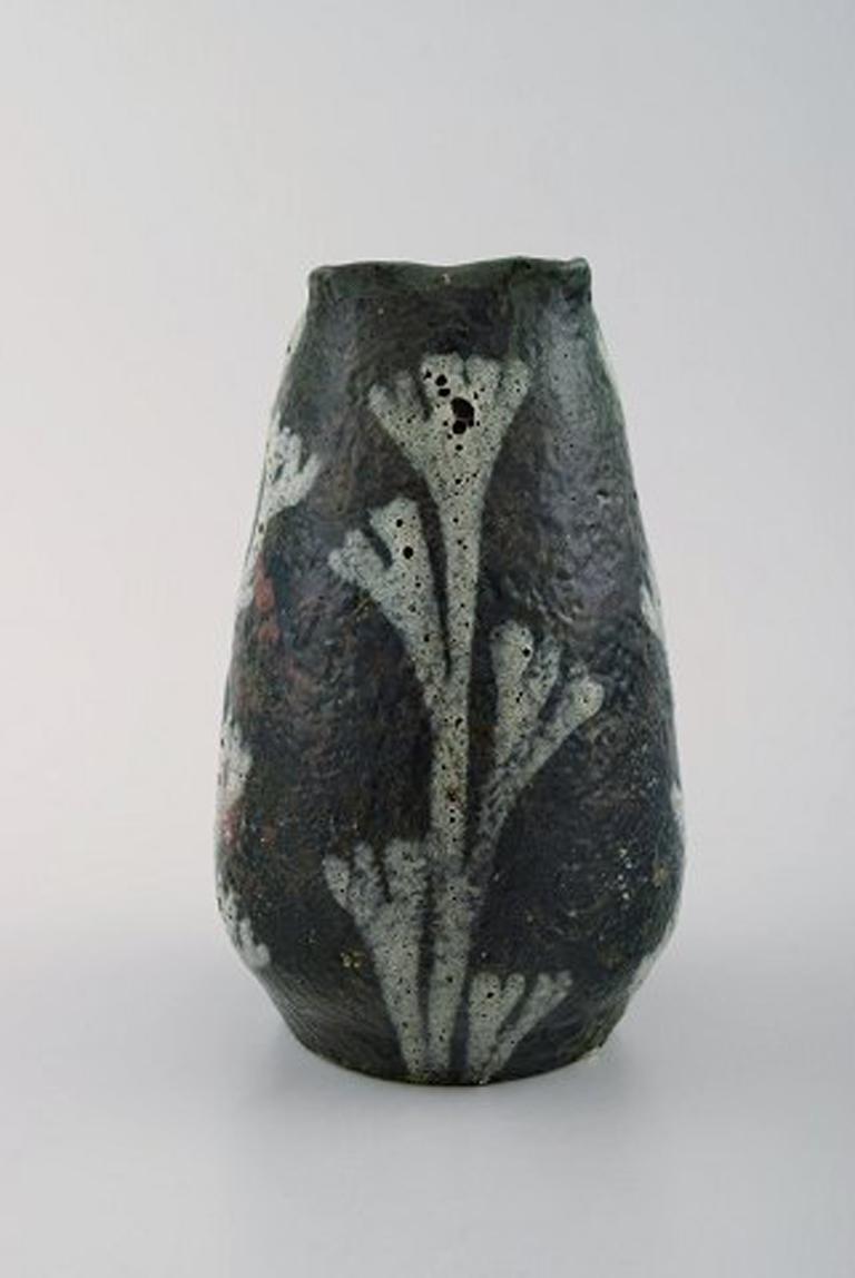 Early, unique Art Nouveau Vase in ceramics by Gunnar Wennerberg, Gustafsberg (Sweden) 1905.
Measures: 15 cm x 9 cm.
Signed Gustafsberg, Wennerberg 1905.
In very good condition.