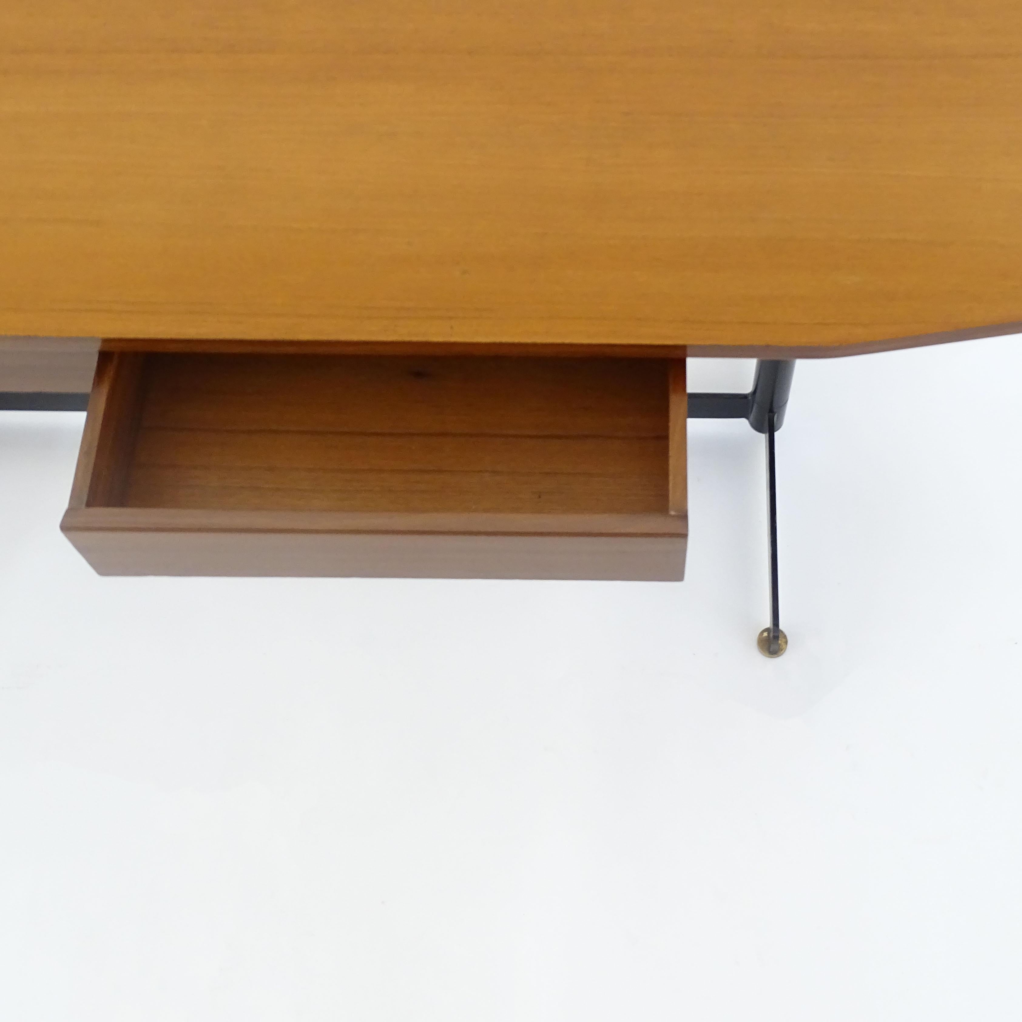 Italian Early variant Osvaldo Borsani desk with two drawers for Tecno, Italy 1950s For Sale