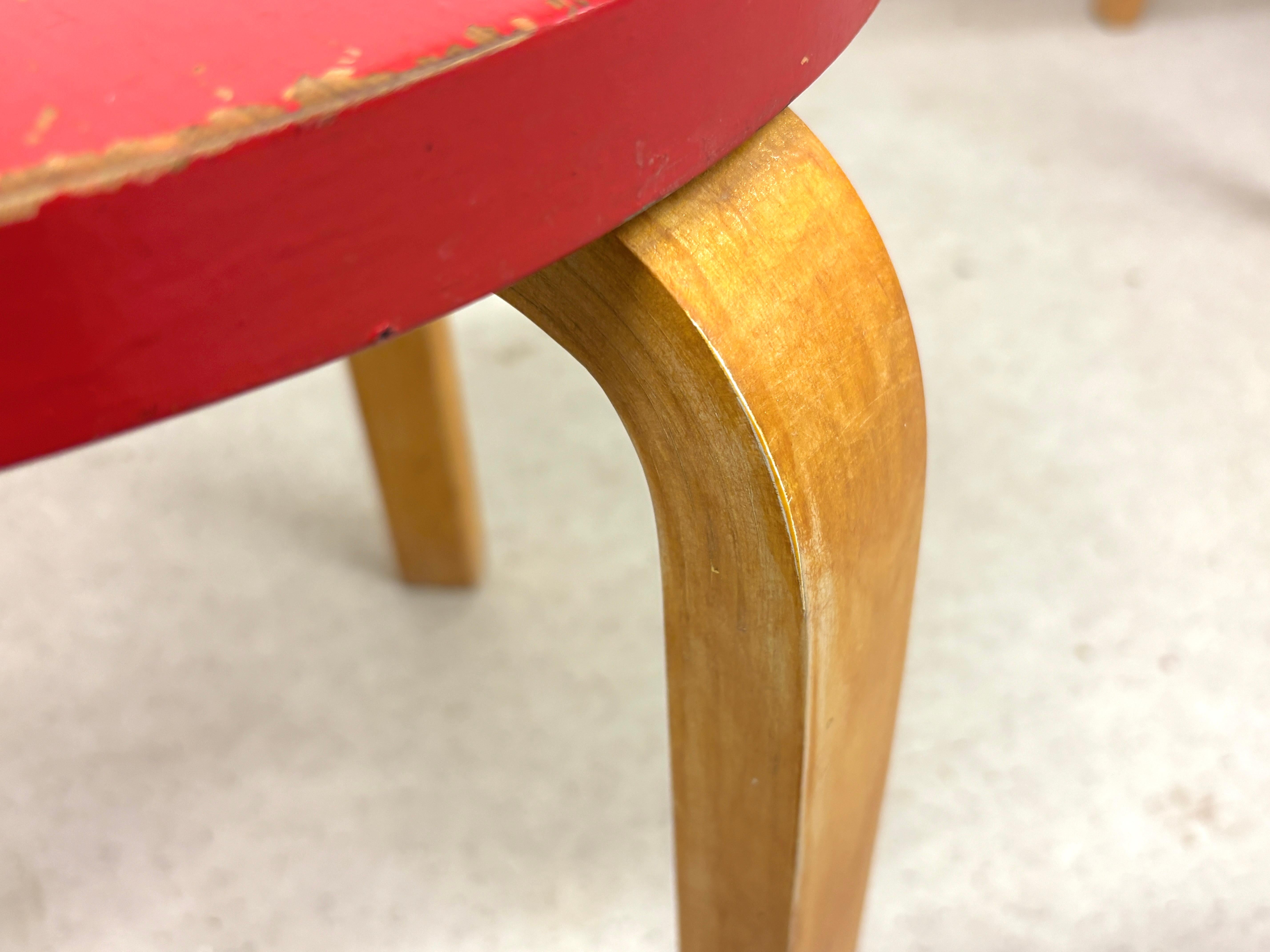 Early version of Iconic Alvar Aalto Stool 60 - Vintage Condition en vente 2