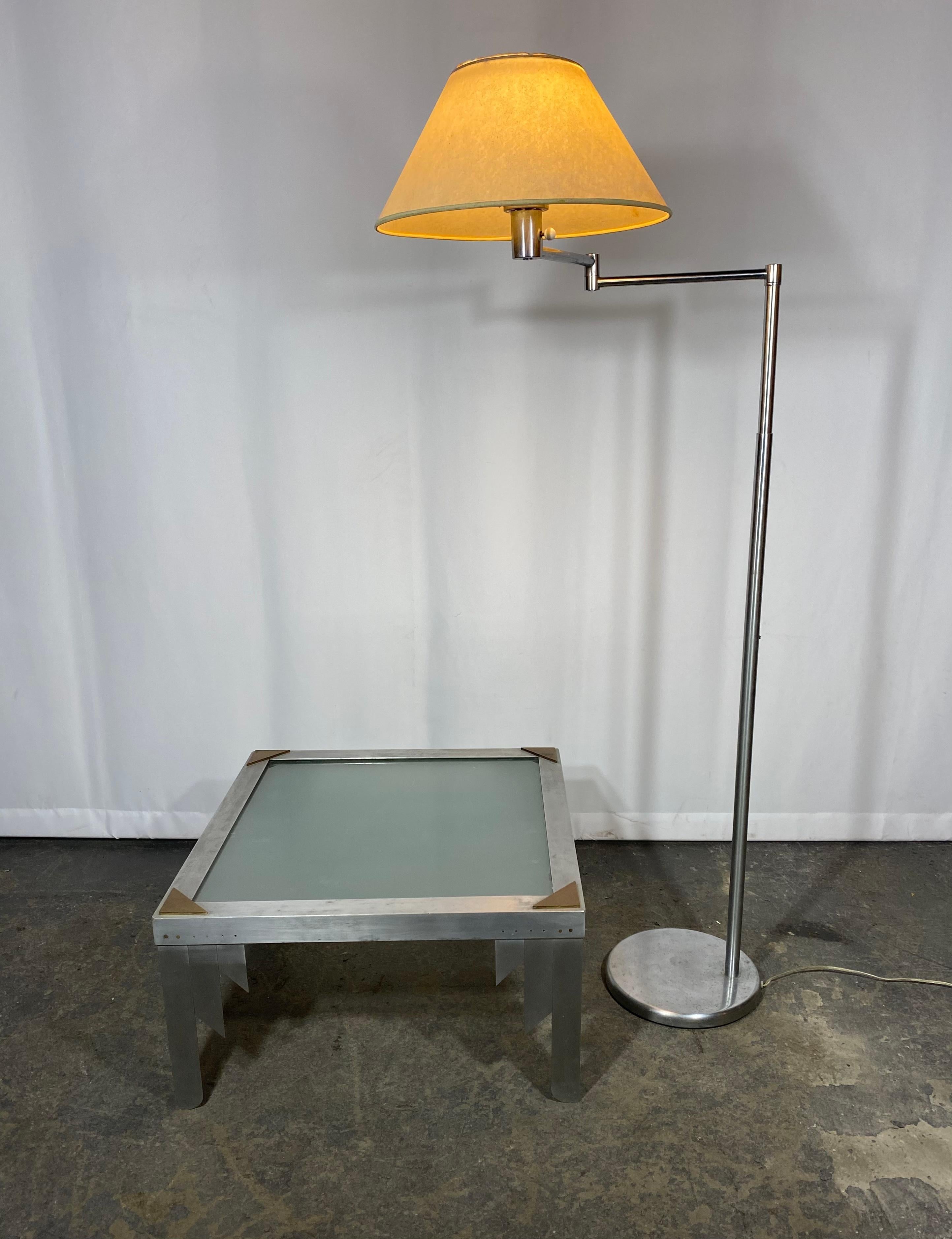 Early  Version Walter Von Nessen swing out floor lamp For Sale 7
