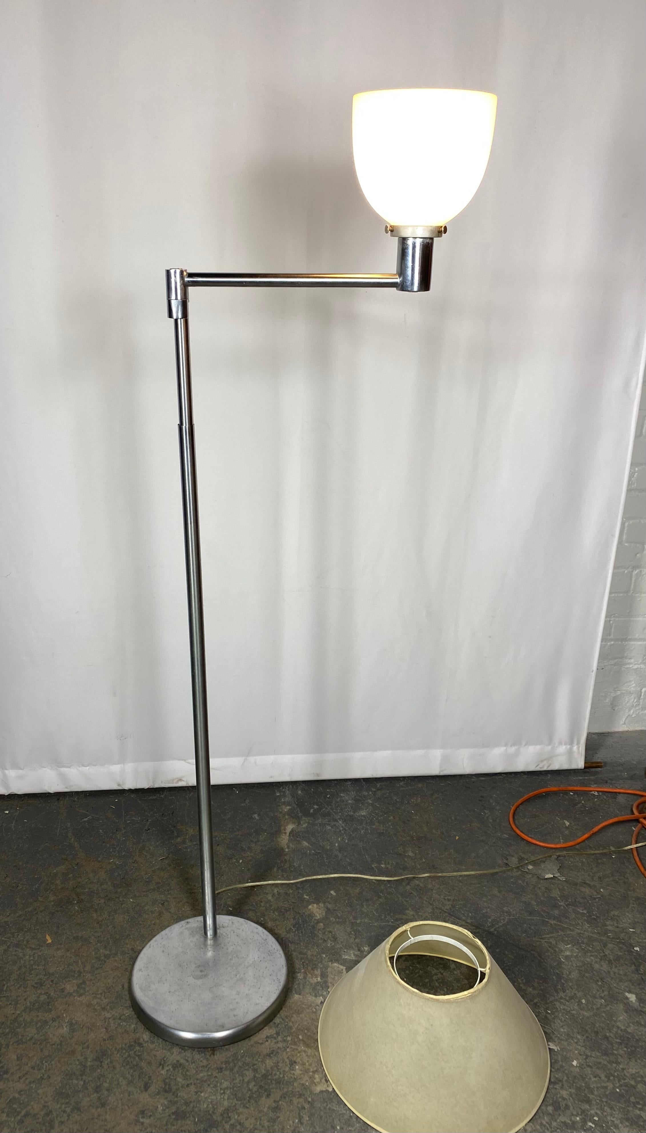 Early  Version Walter Von Nessen swing out floor lamp For Sale 1