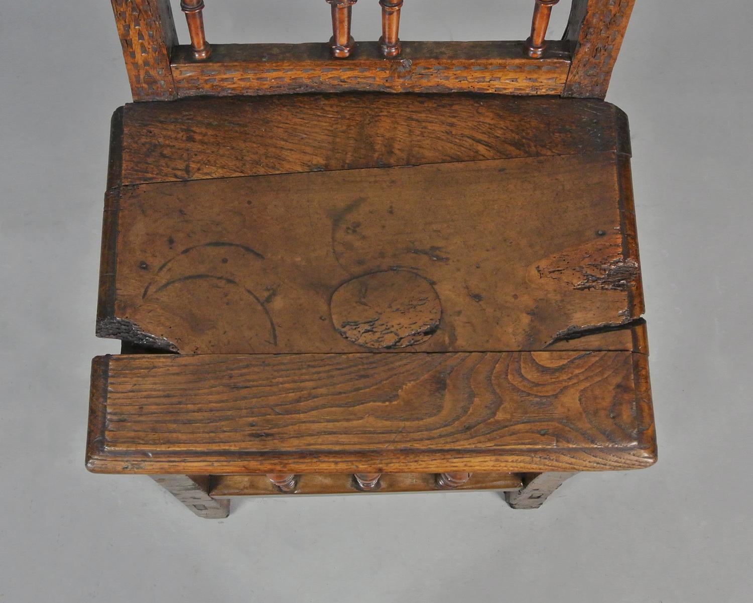 Rare and Beautiful Walnut and Yew Spindle 'Back Stool' Chair c. 1600 For Sale 4