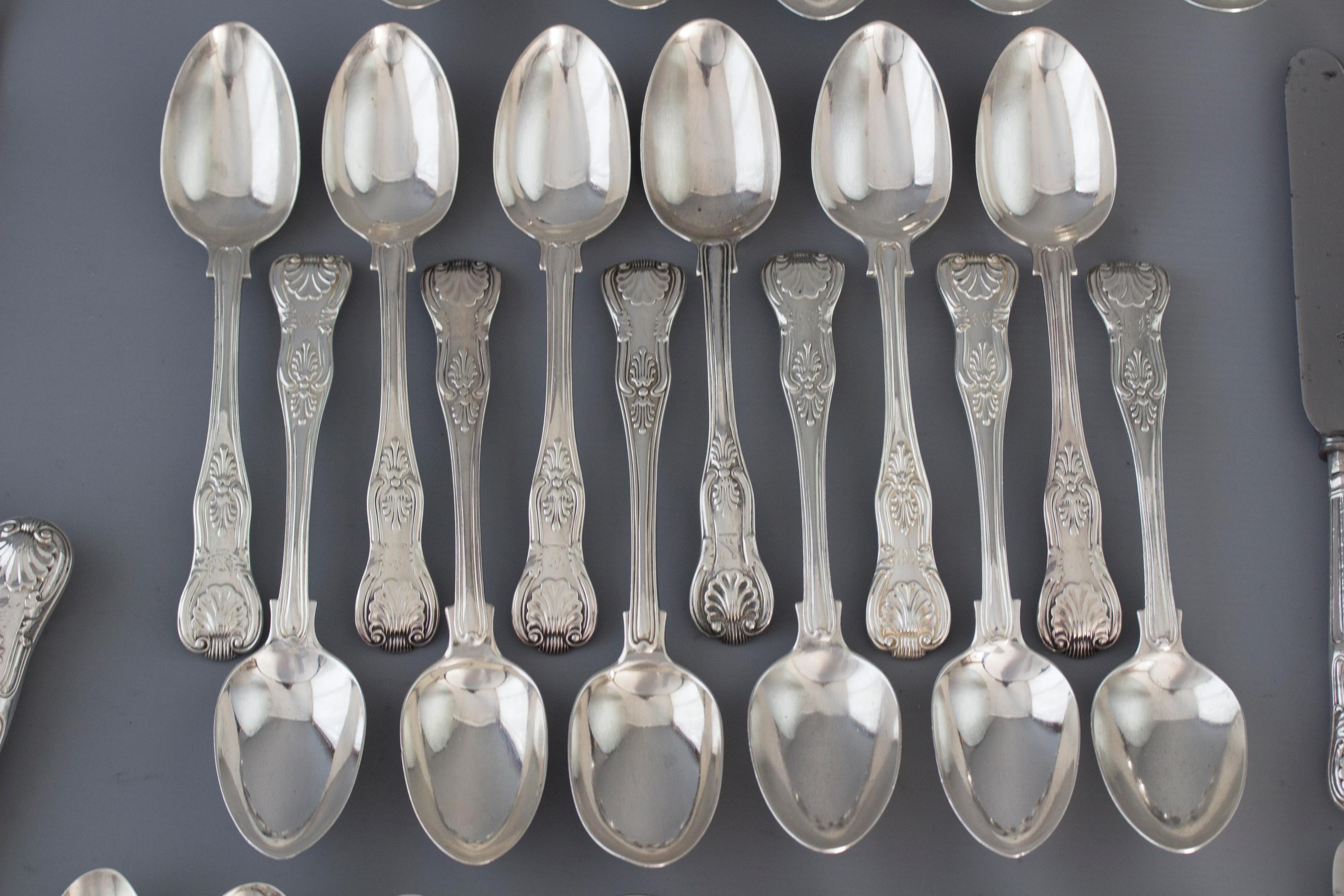 Early Victorian 12 Place Silver Kings Pattern Canteen by George Adams For Sale 2