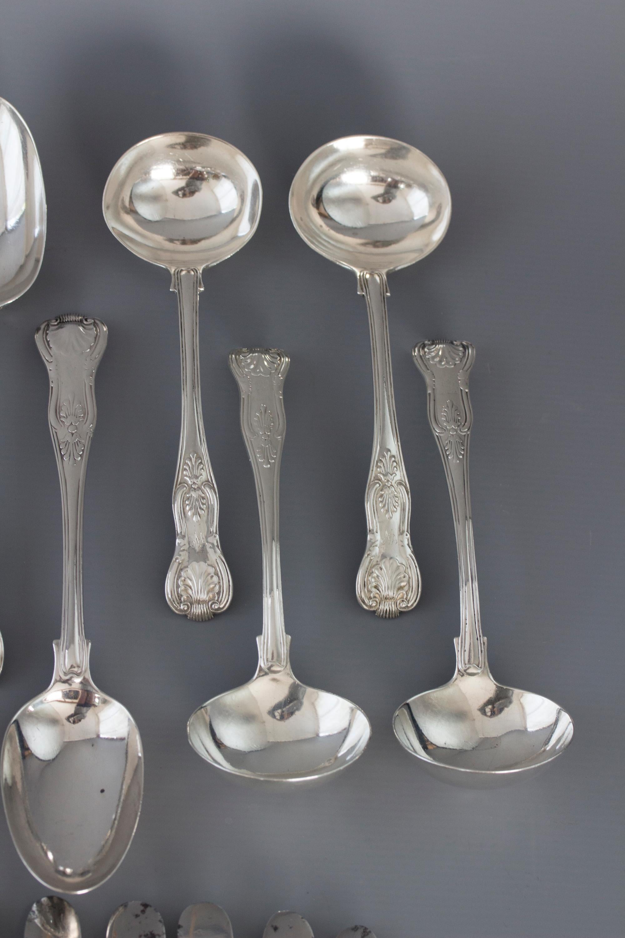 Early Victorian 12 Place Silver Kings Pattern Canteen by George Adams For Sale 5