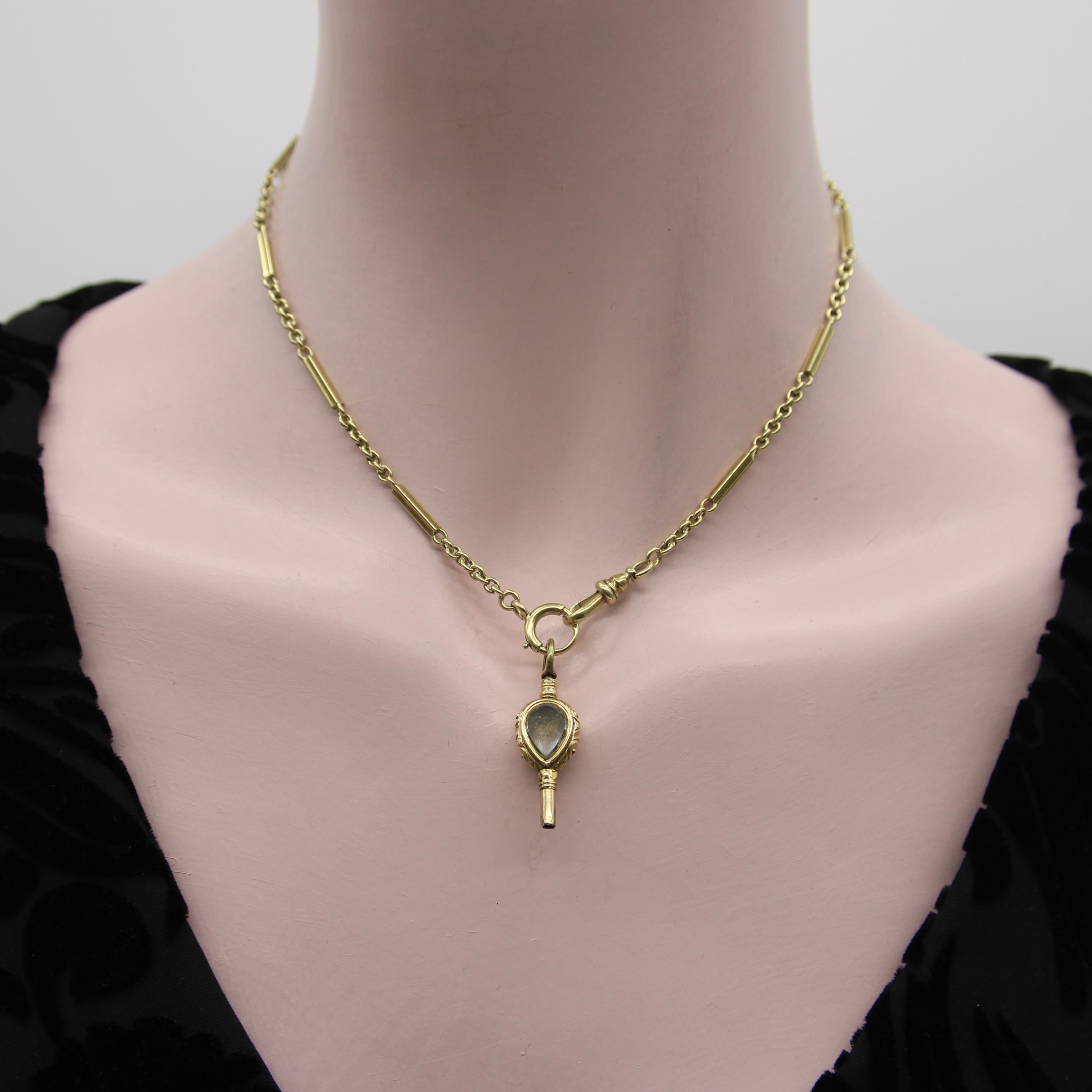 Early Victorian 12K Gold Rock Crystal and Bloodstone Tear Drop Fob For Sale 3